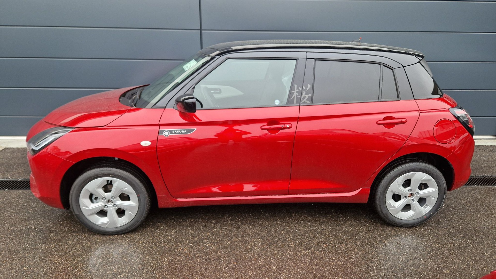 SUZUKI Swift 1.2 Sakura Hybrid-image-1