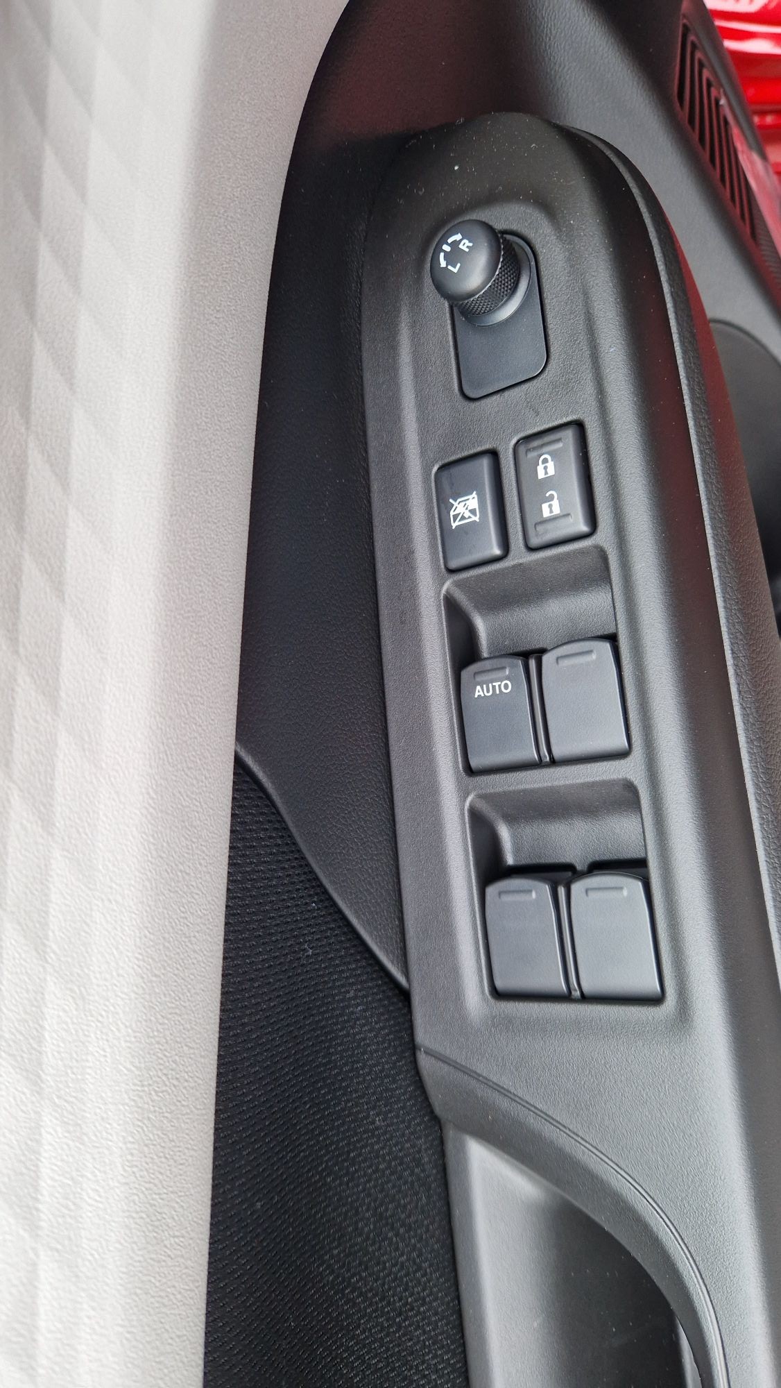 SUZUKI Swift 1.2 Sakura Hybrid-image-5