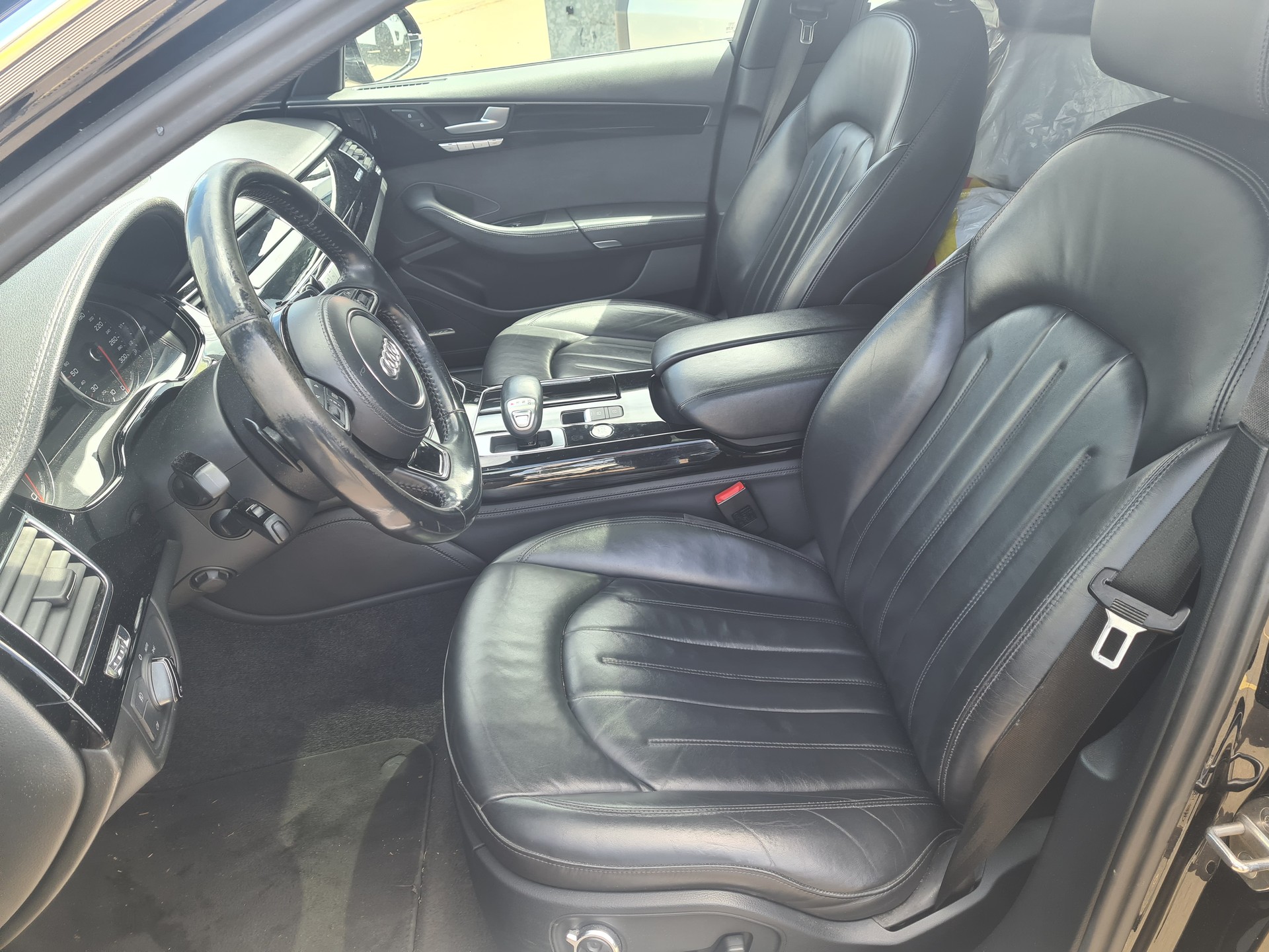 AUDI A8 3.0 TDI quattro tiptronic-image-8