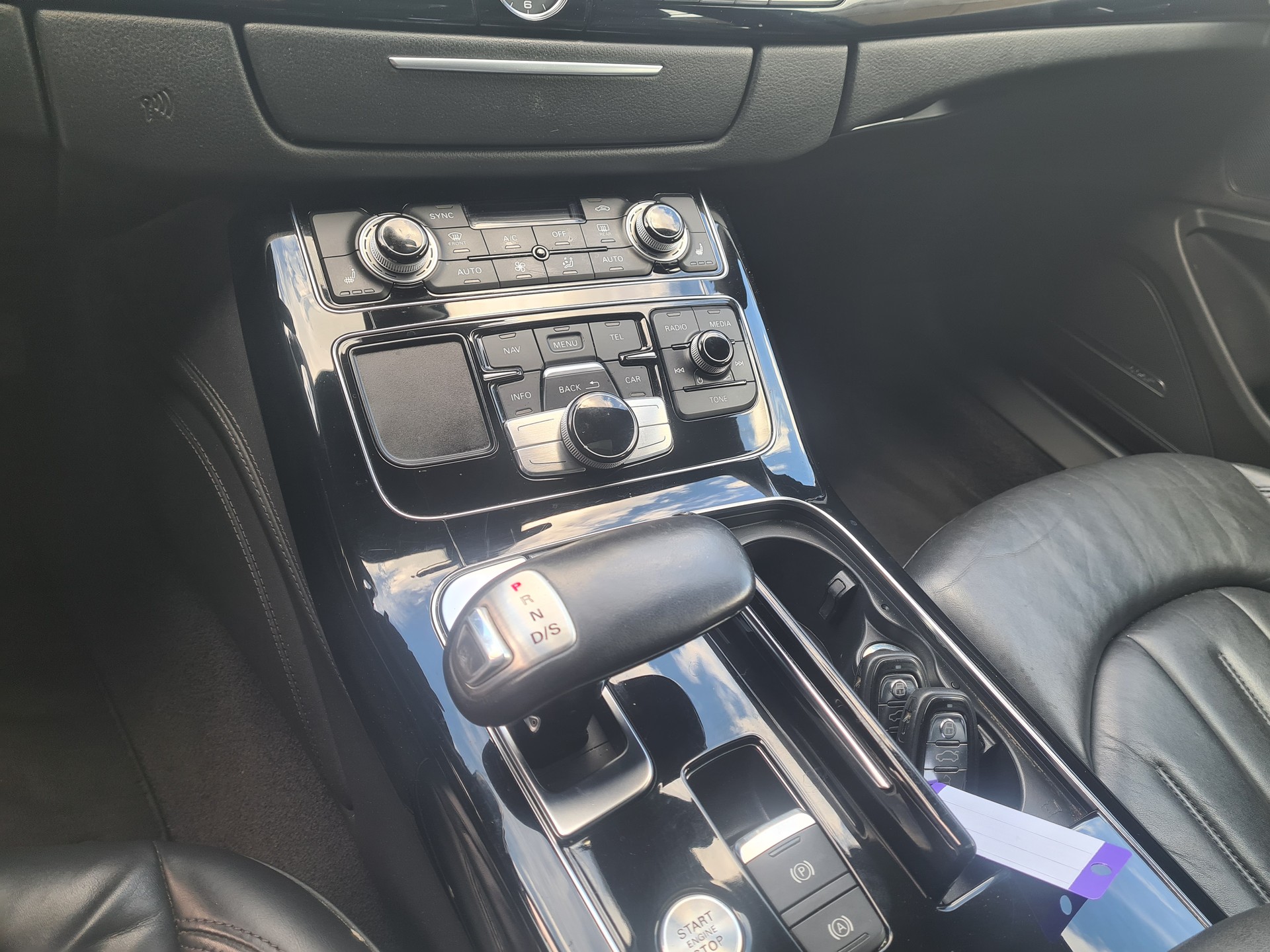 AUDI A8 3.0 TDI quattro tiptronic-image-13