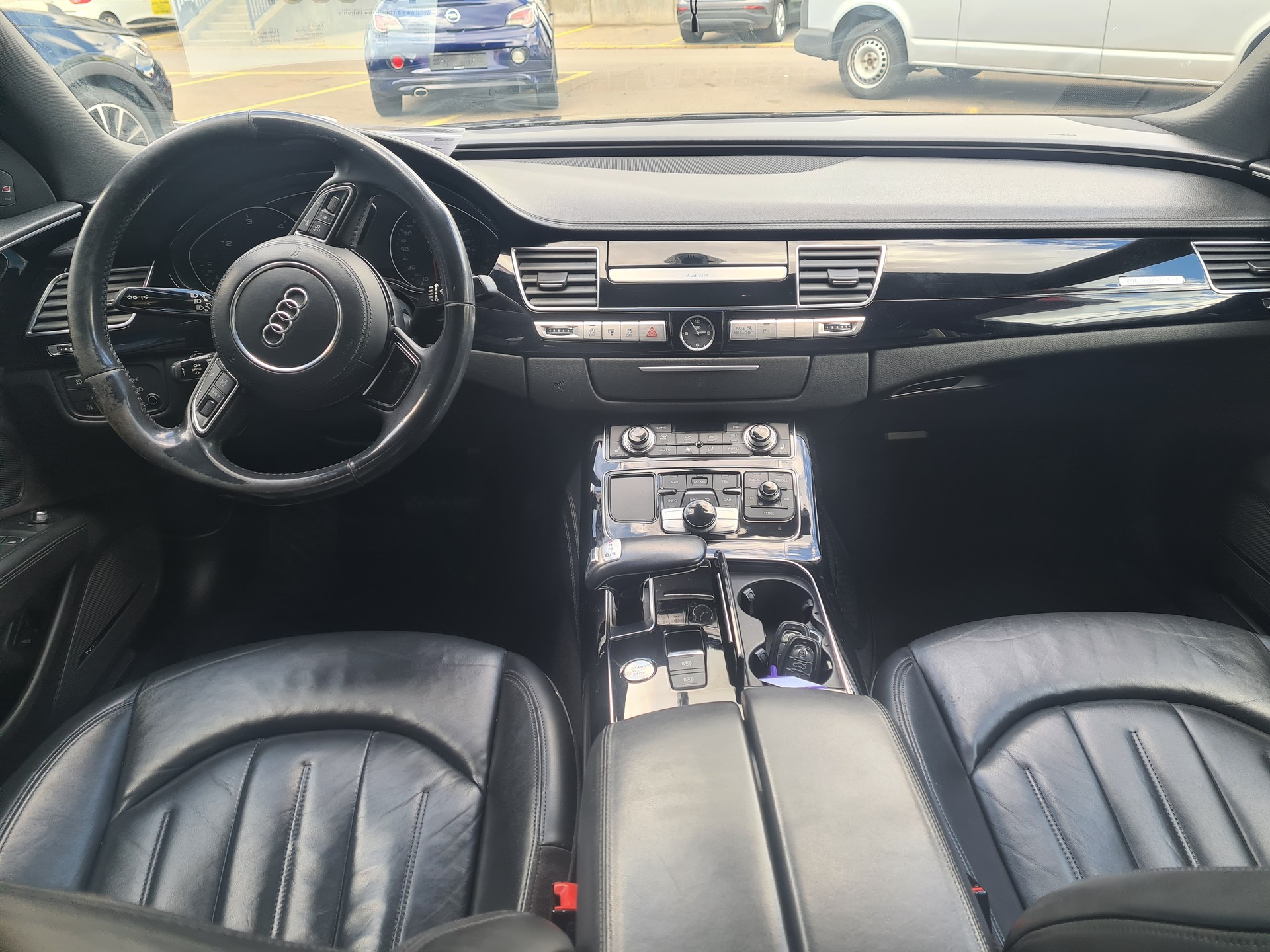 AUDI A8 3.0 TDI quattro tiptronic-image-11