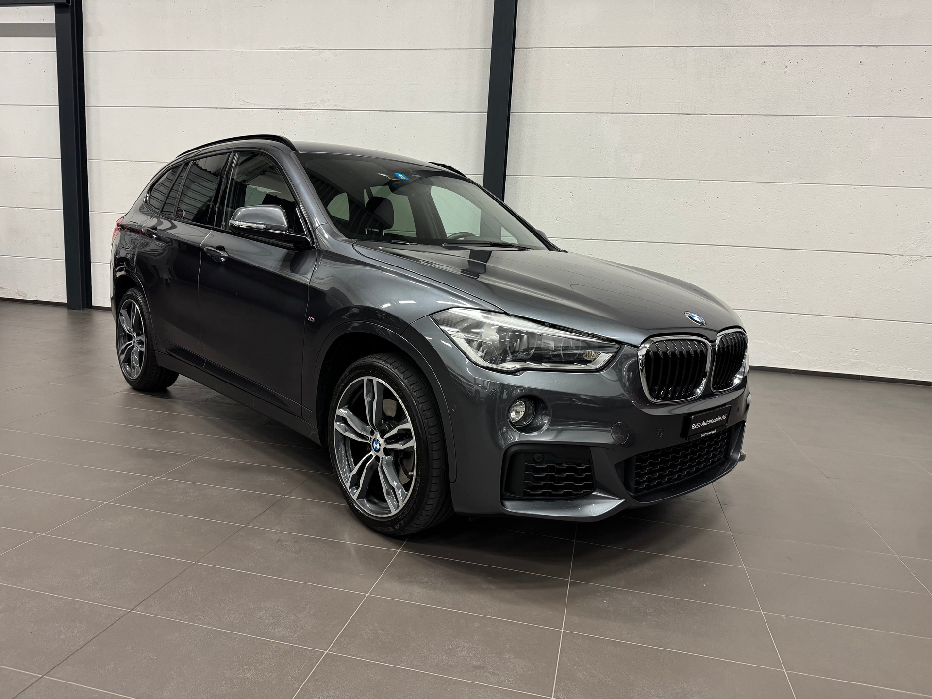 BMW X1 xDrive 20i M Sport Steptronic-showroom-element-3