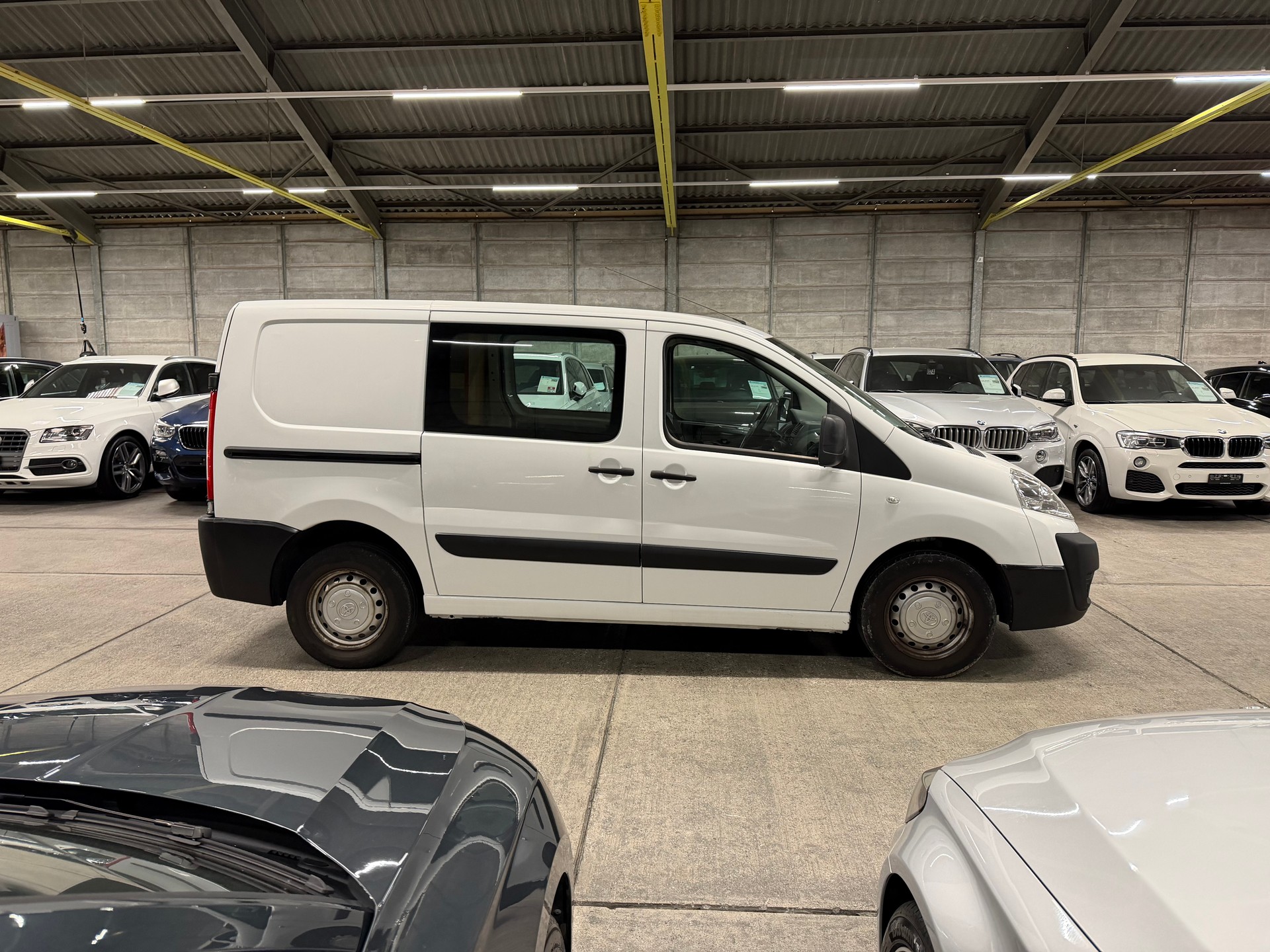 TOYOTA Proace 1.6D Glass Van Terra L1H1-image-1