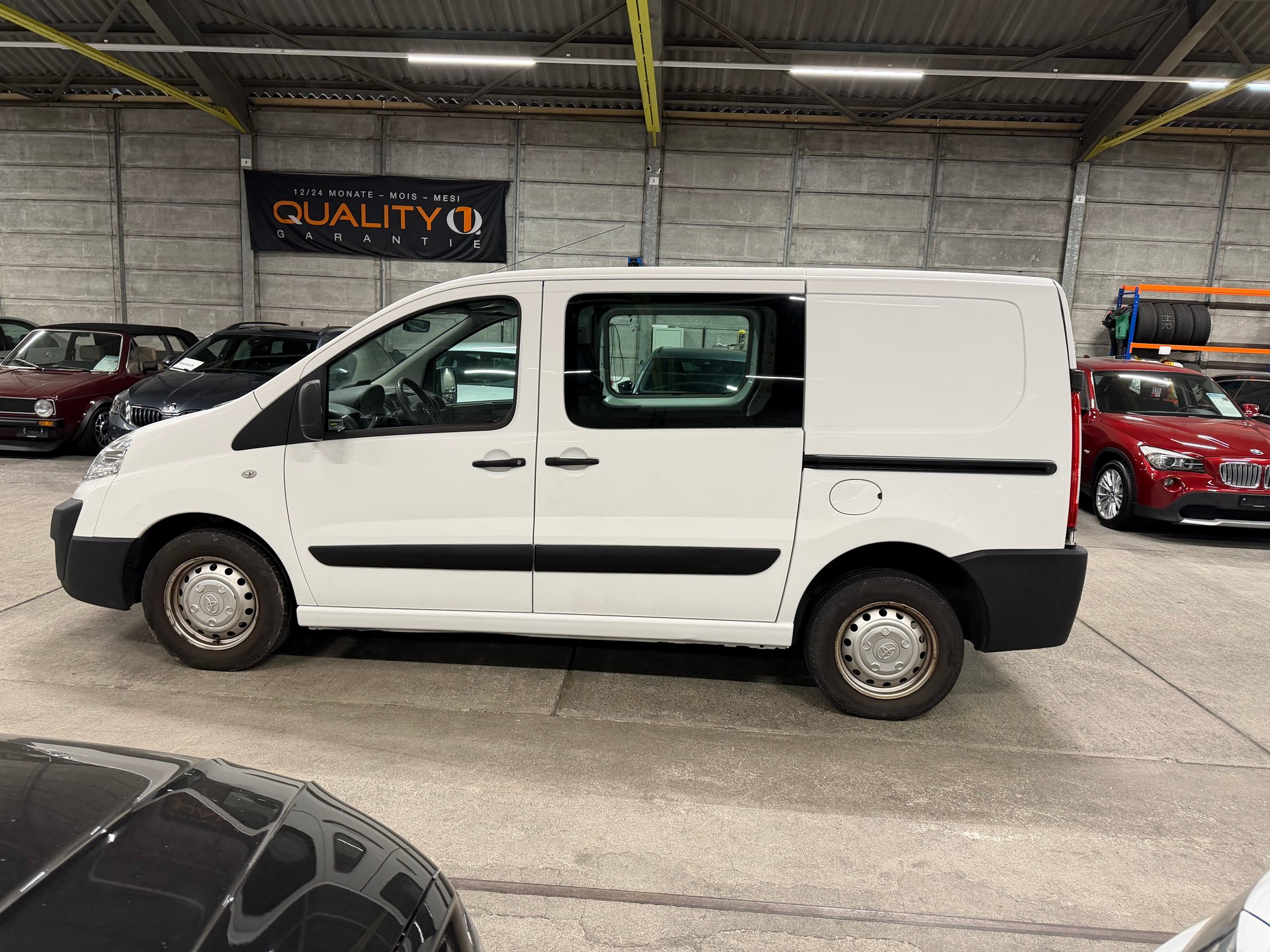 TOYOTA Proace 1.6D Glass Van Terra L1H1-image-5