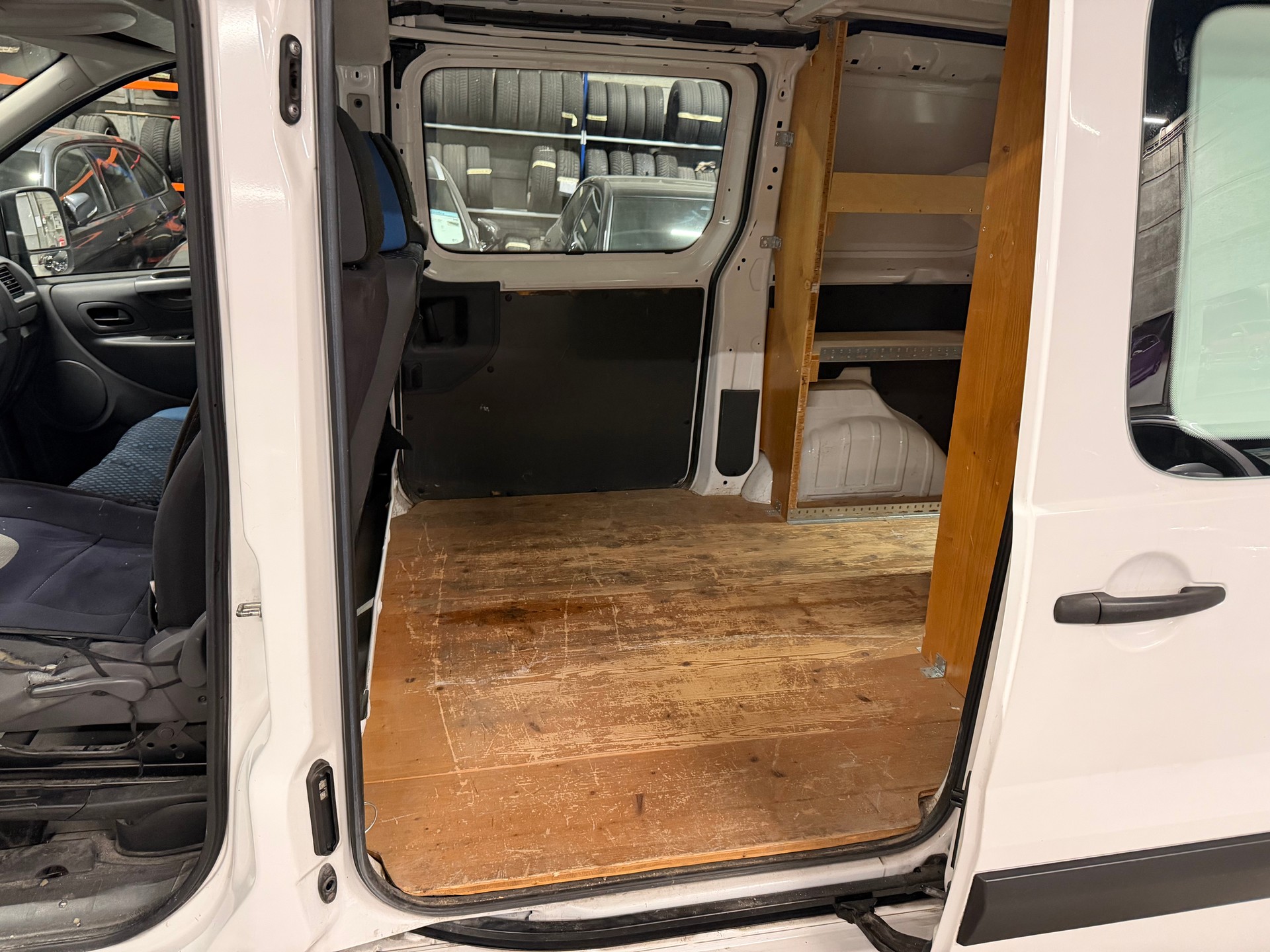 TOYOTA Proace 1.6D Glass Van Terra L1H1-image-15