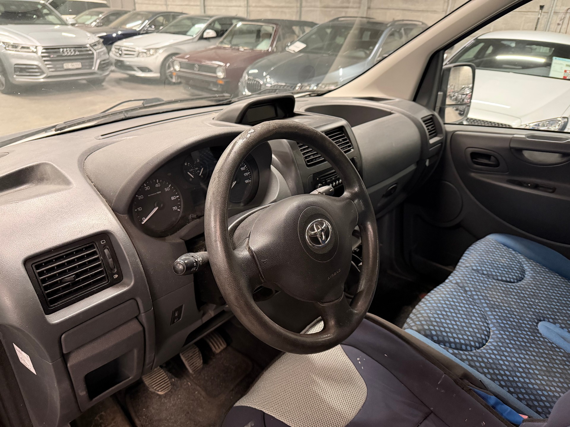 TOYOTA Proace 1.6D Glass Van Terra L1H1-image-10