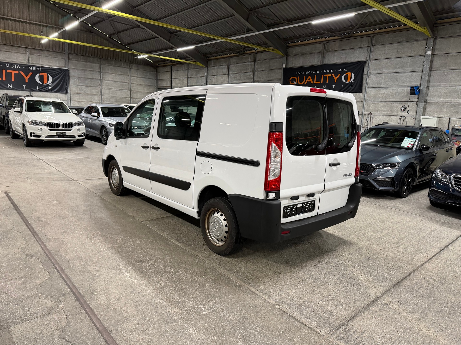 TOYOTA Proace 1.6D Glass Van Terra L1H1-image-4