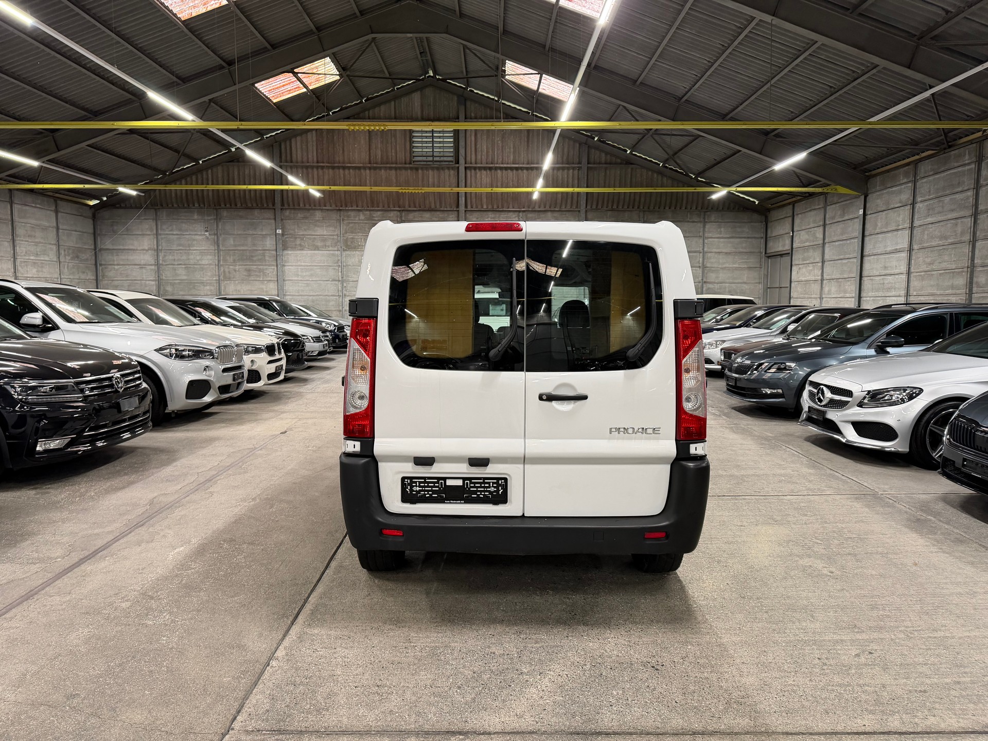 TOYOTA Proace 1.6D Glass Van Terra L1H1-image-3