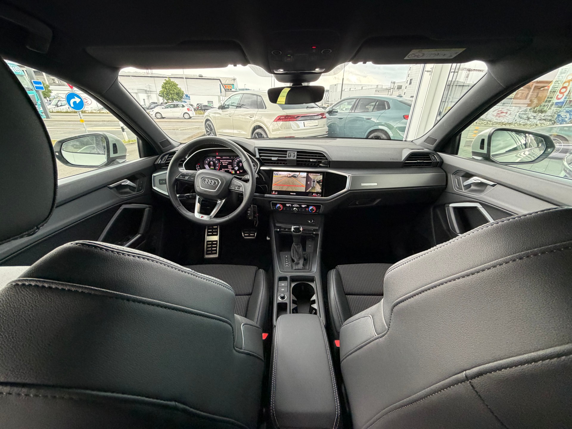 AUDI Q3 Sportback 35 TFSI S line Attraction S-tronic-image-12