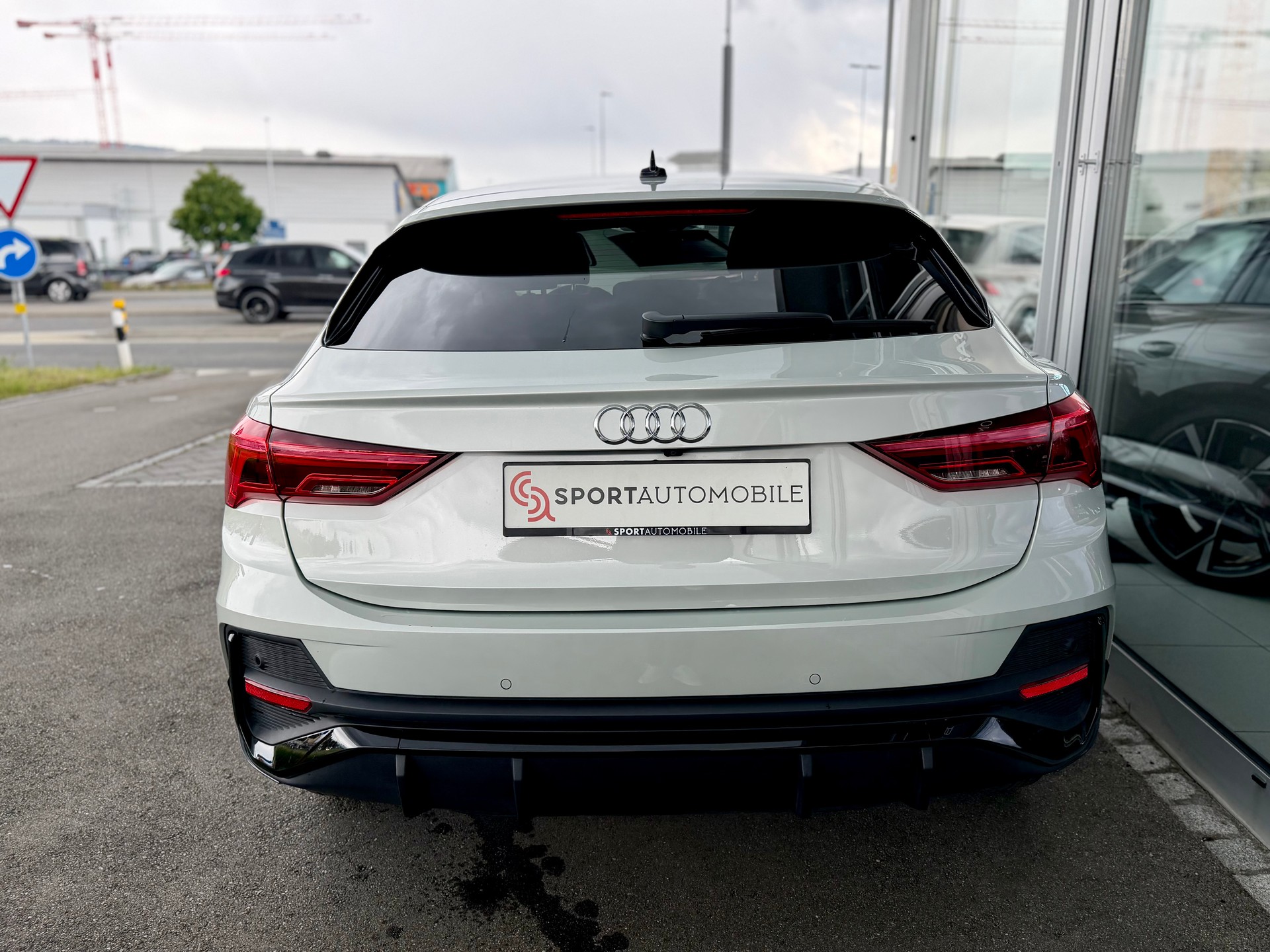 AUDI Q3 Sportback 35 TFSI S line Attraction S-tronic-image-9