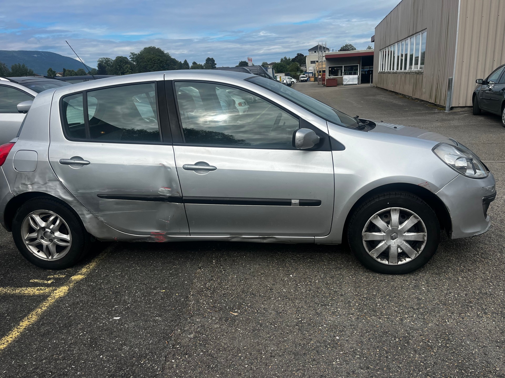 RENAULT CLIO-image-6