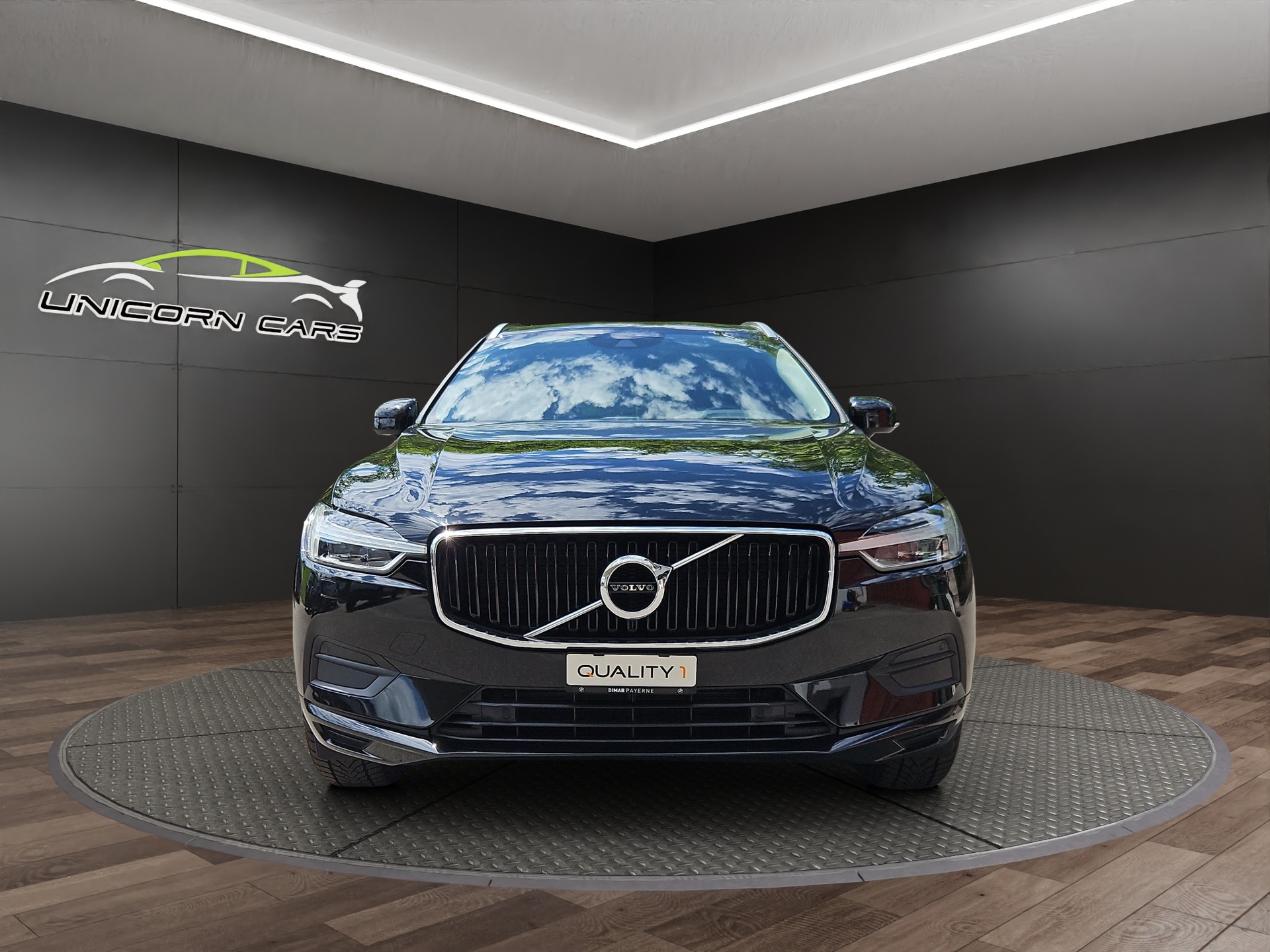 VOLVO XC60 D4 AWD Momentum Geartronic-showroom-element-1