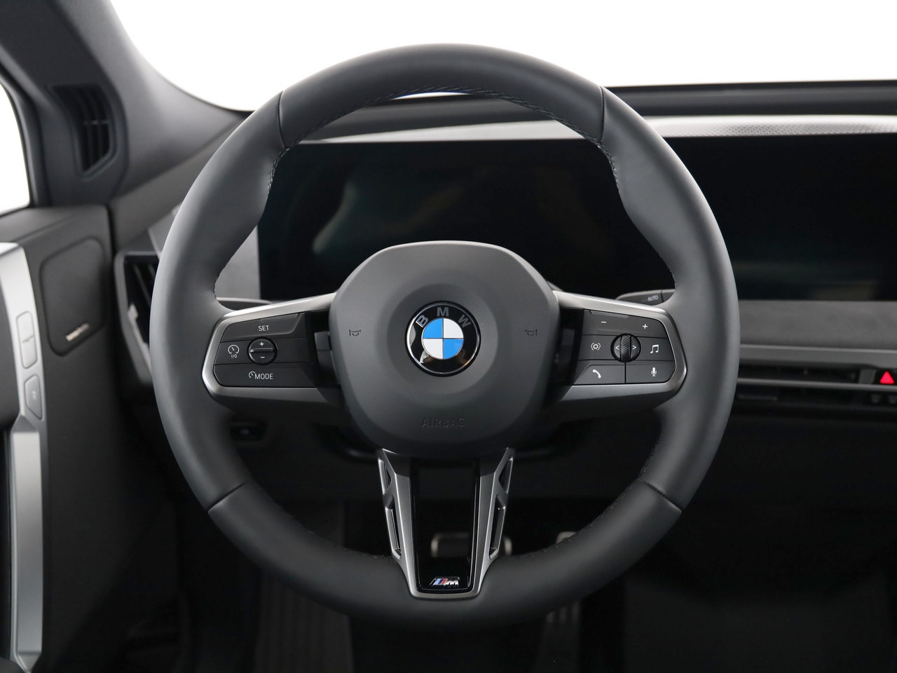 BMW iX xDrive60 M Sport-image-8