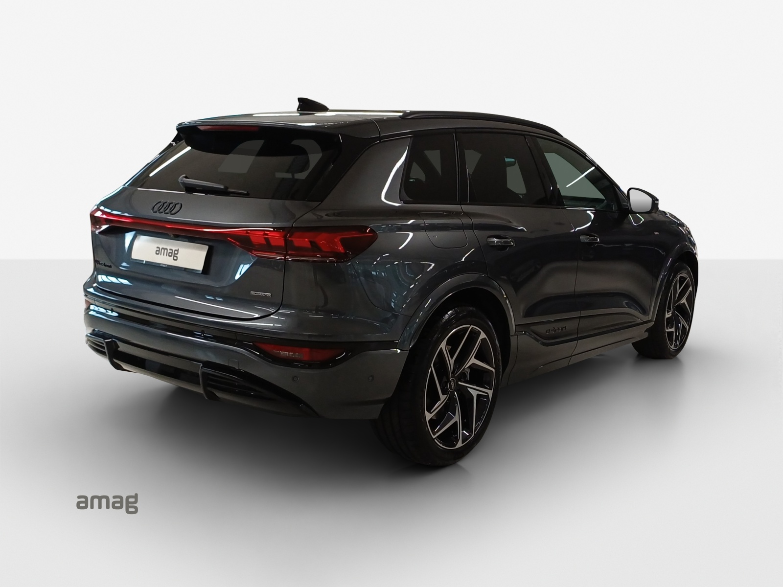 AUDI Q6 e-tron quattro-image-4