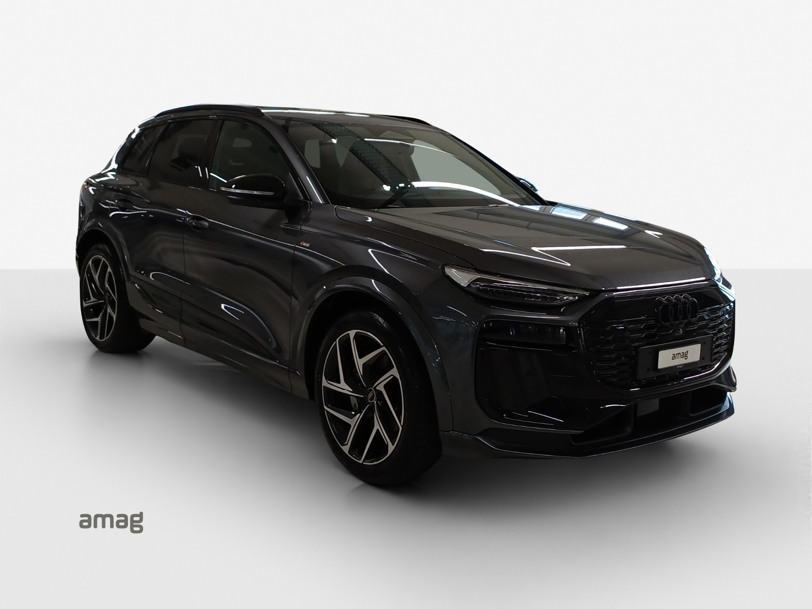 AUDI Q6 e-tron quattro-image-5