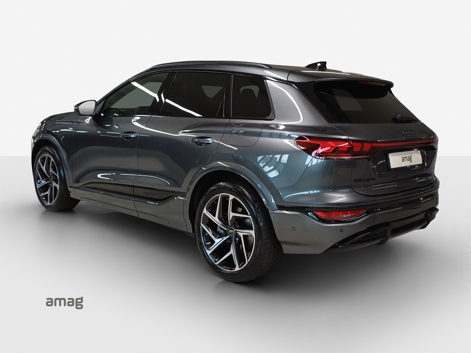 AUDI Q6 e-tron quattro-image-2