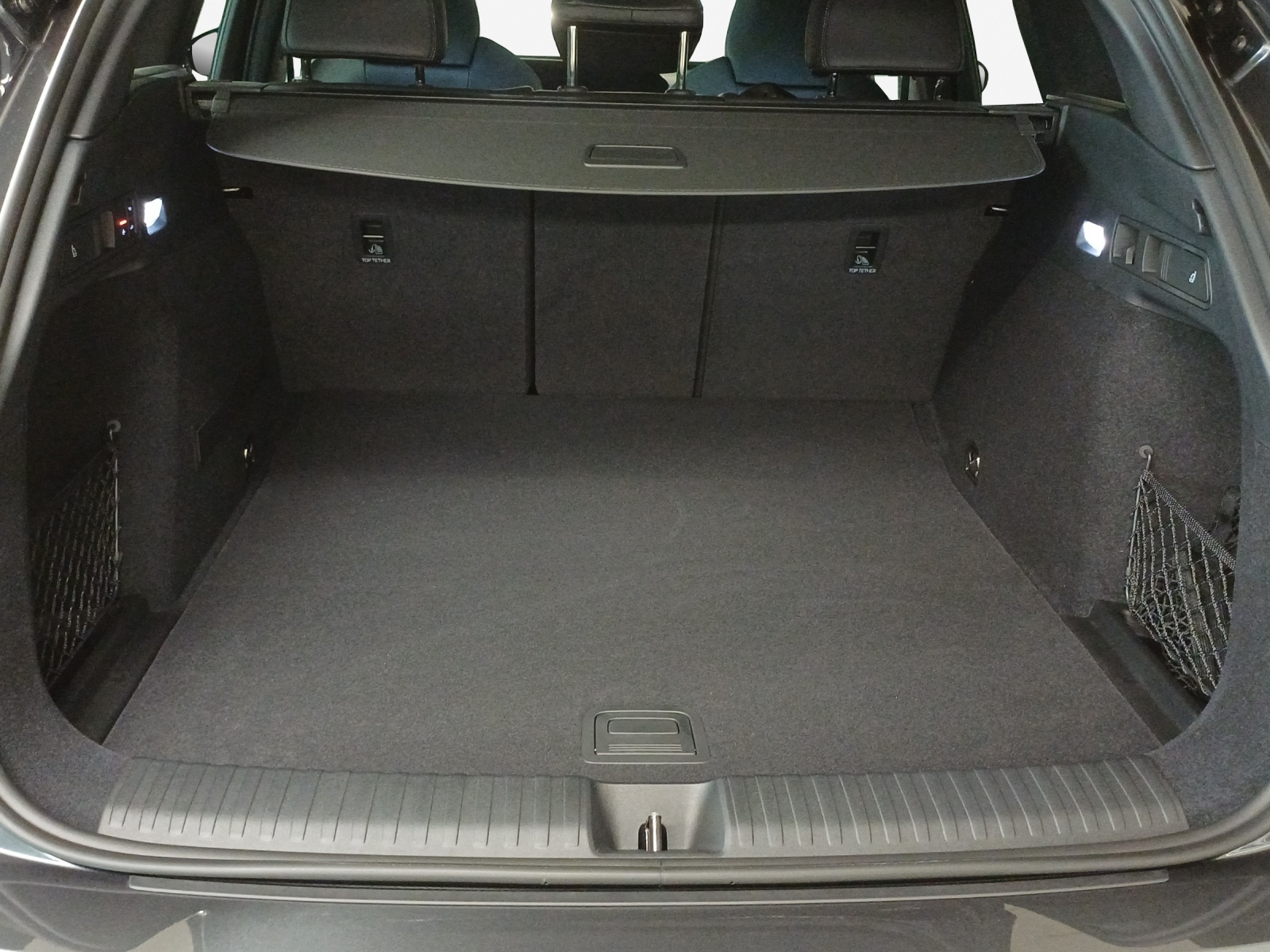 AUDI Q6 e-tron quattro-image-9