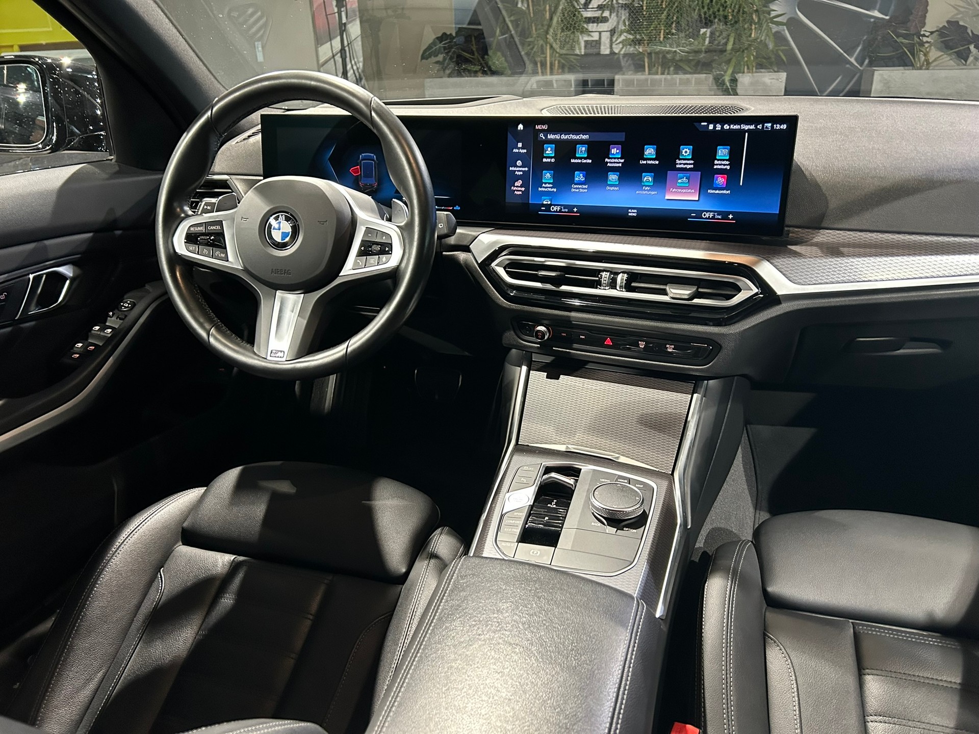 BMW 330d xDrive 48V Touring Steptronic M Sport-image-25