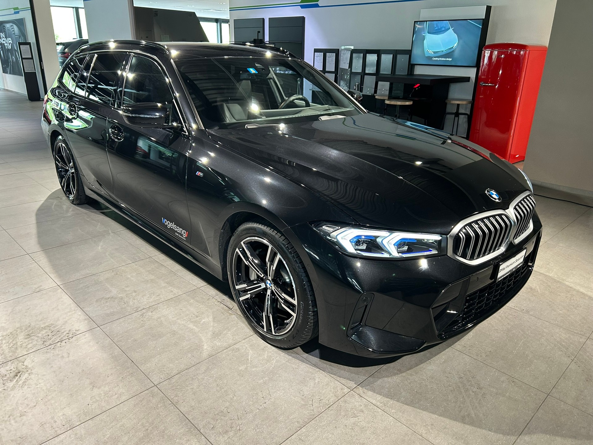 BMW 330d xDrive 48V Touring Steptronic M Sport-showroom-element-1