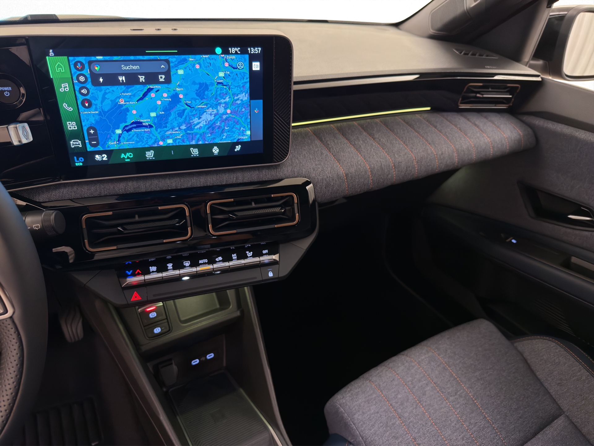 RENAULT R4 E-Tech Comfort Range techno-image-9