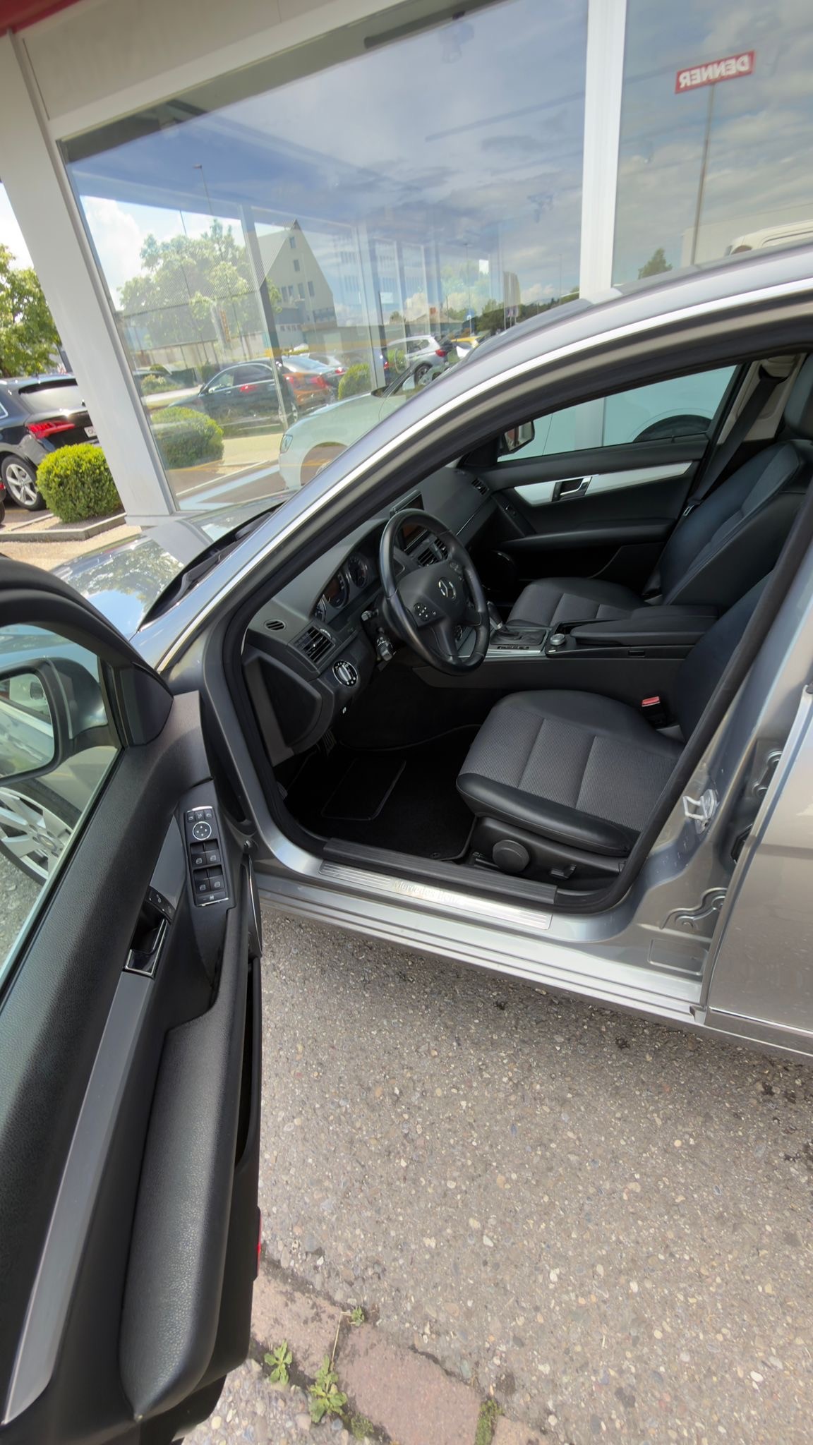 MERCEDES-BENZ C 230 Avantgarde 7G-Tronic-image-11