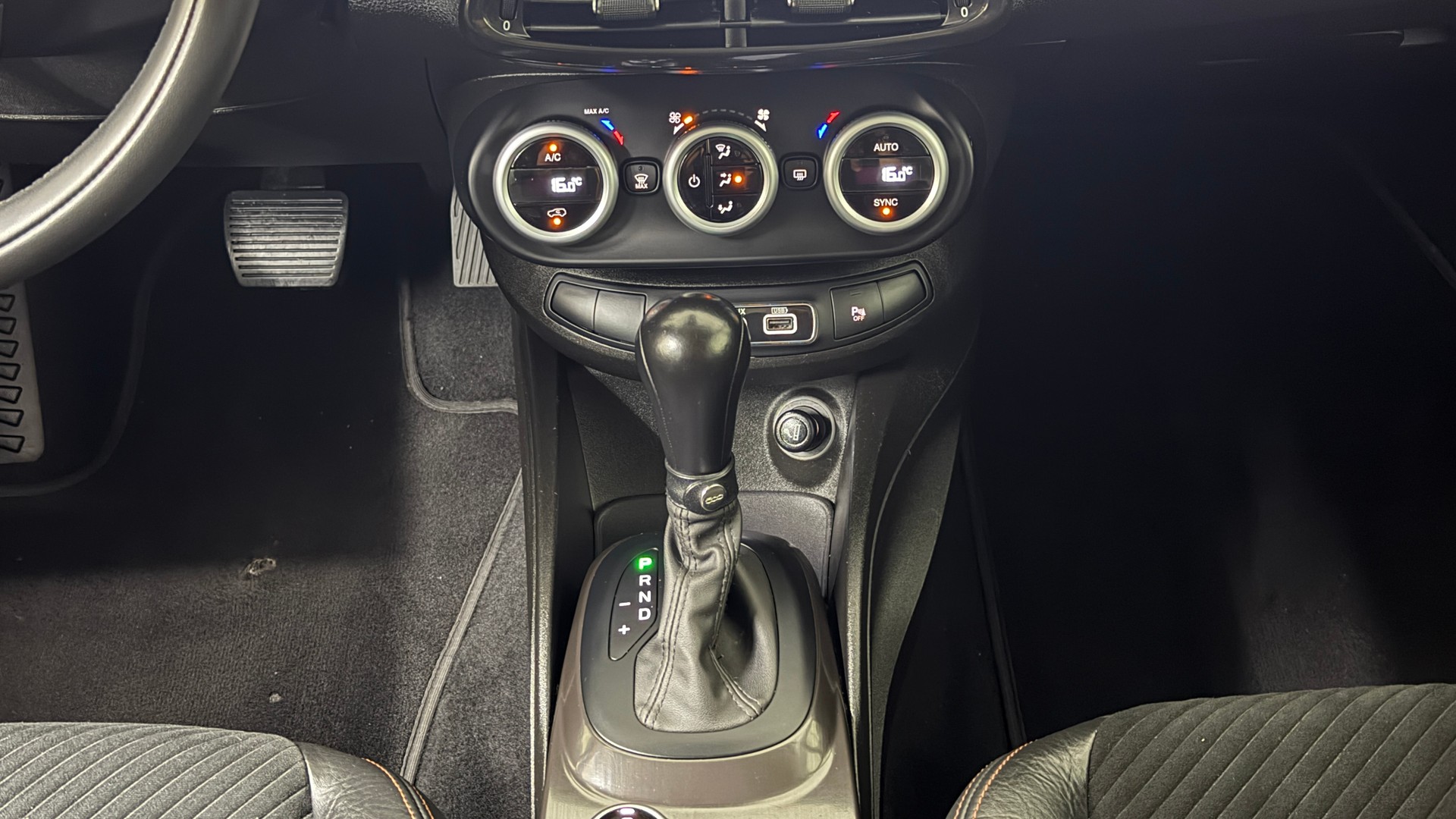 FIAT 500X 2.0MJ S-Design 4x4 Automatic-image-14