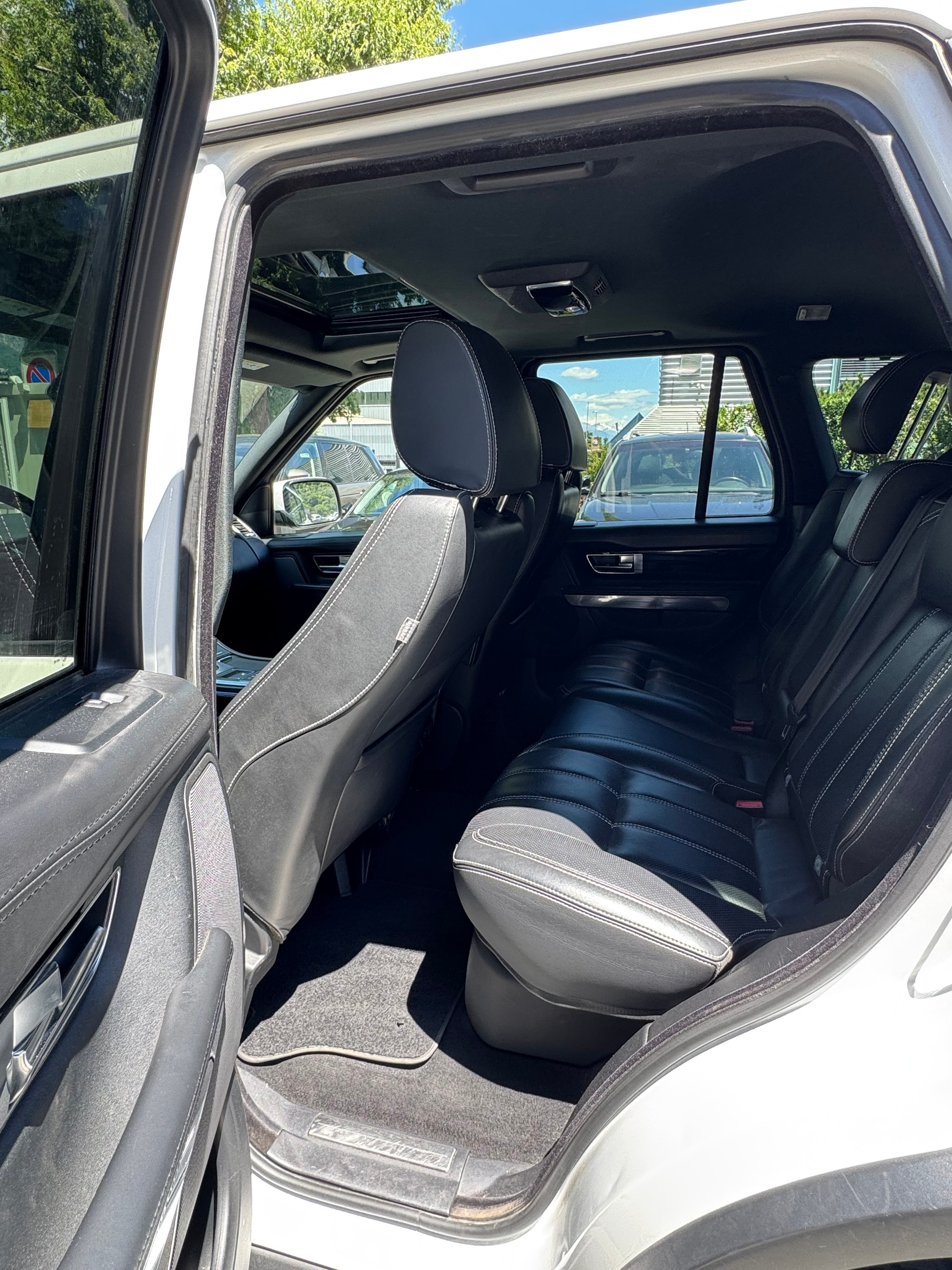 LAND ROVER Range Rover Sport 3.0 TDV6 Zermatt Automatic-image-4