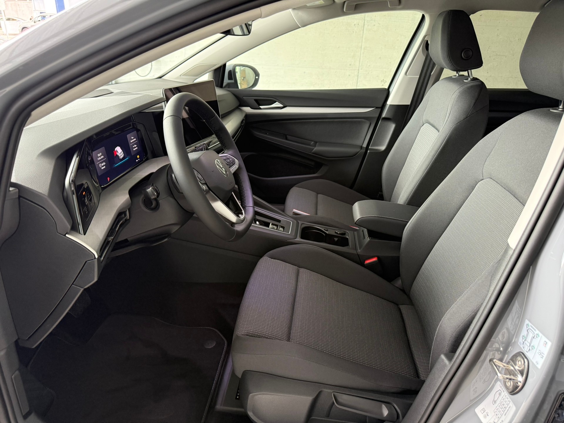 VW Golf 1.5 e TSI mHEV Value DSG-image-7