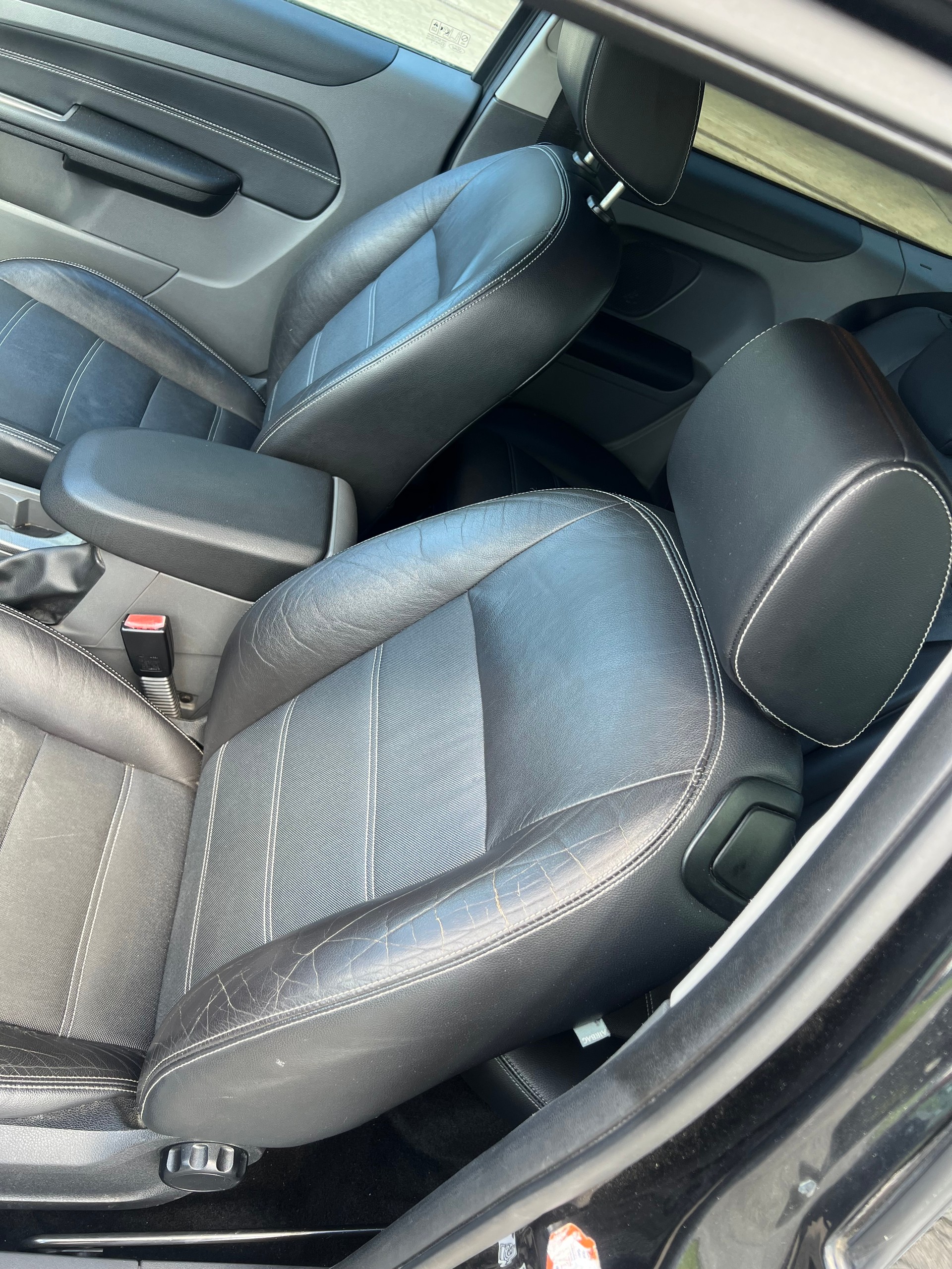FORD FOCUS-image-6