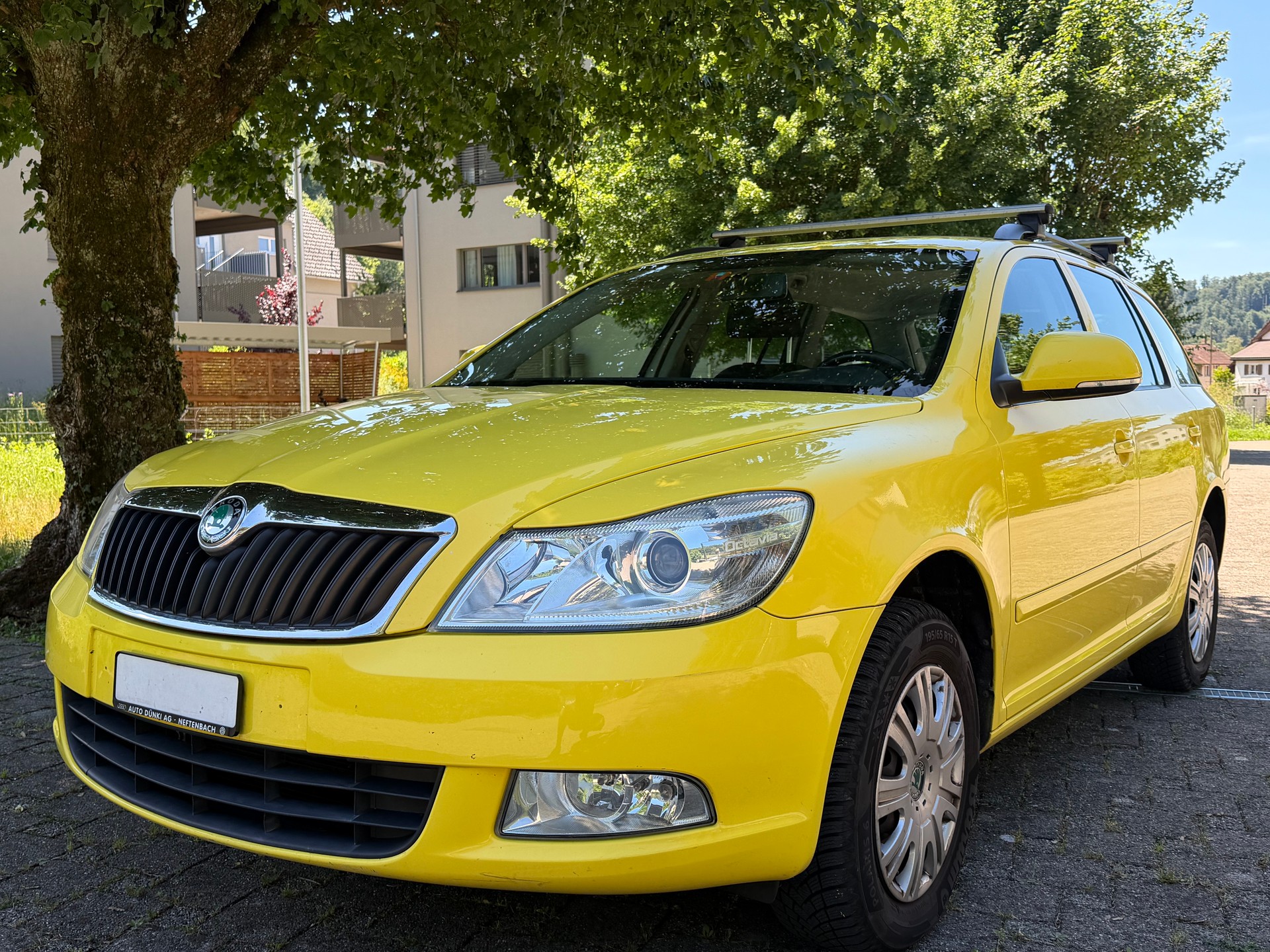 SKODA Octavia Combi 1.6 TDI Elegance 4x4-image-0