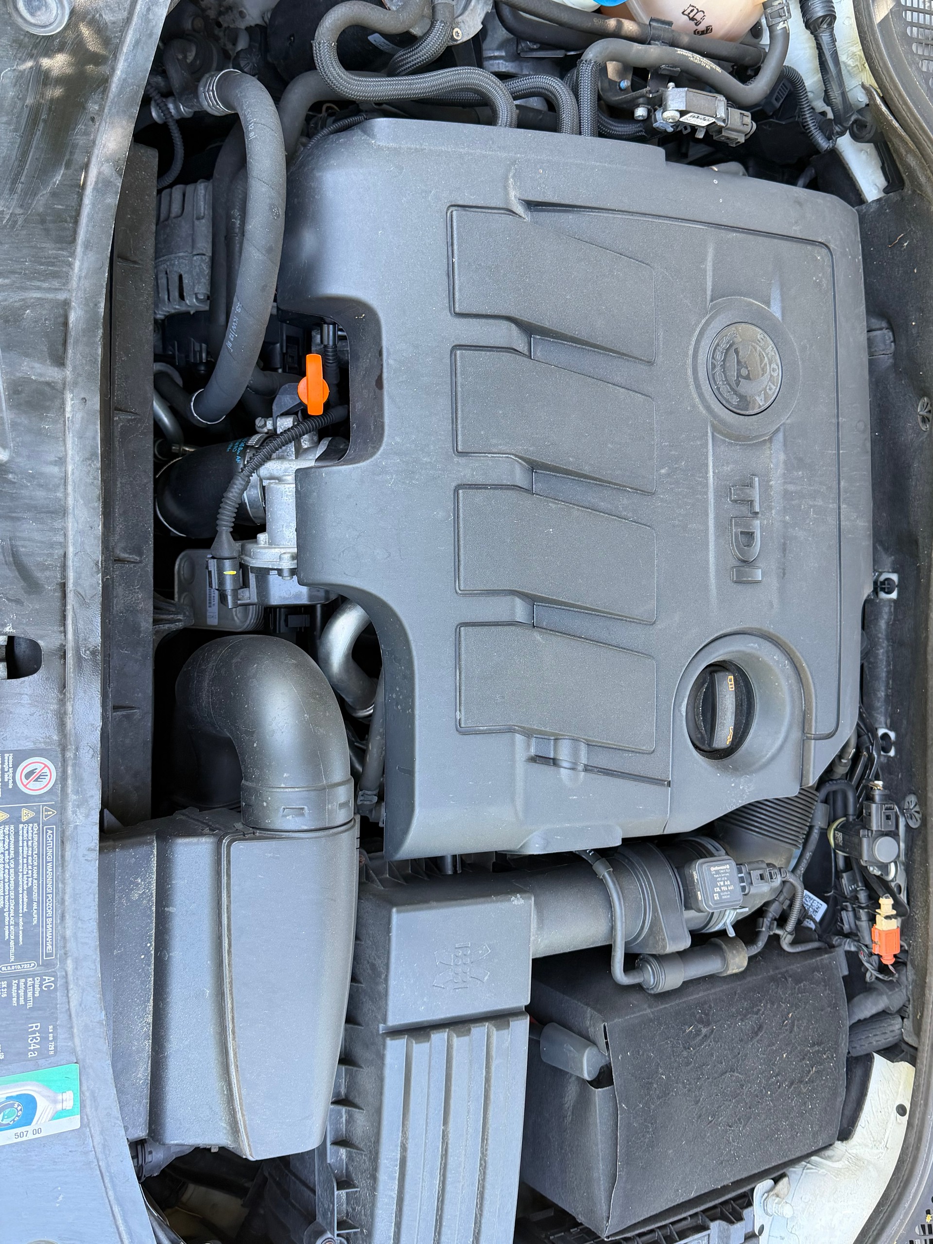SKODA Octavia Combi 1.6 TDI Elegance 4x4-image-13