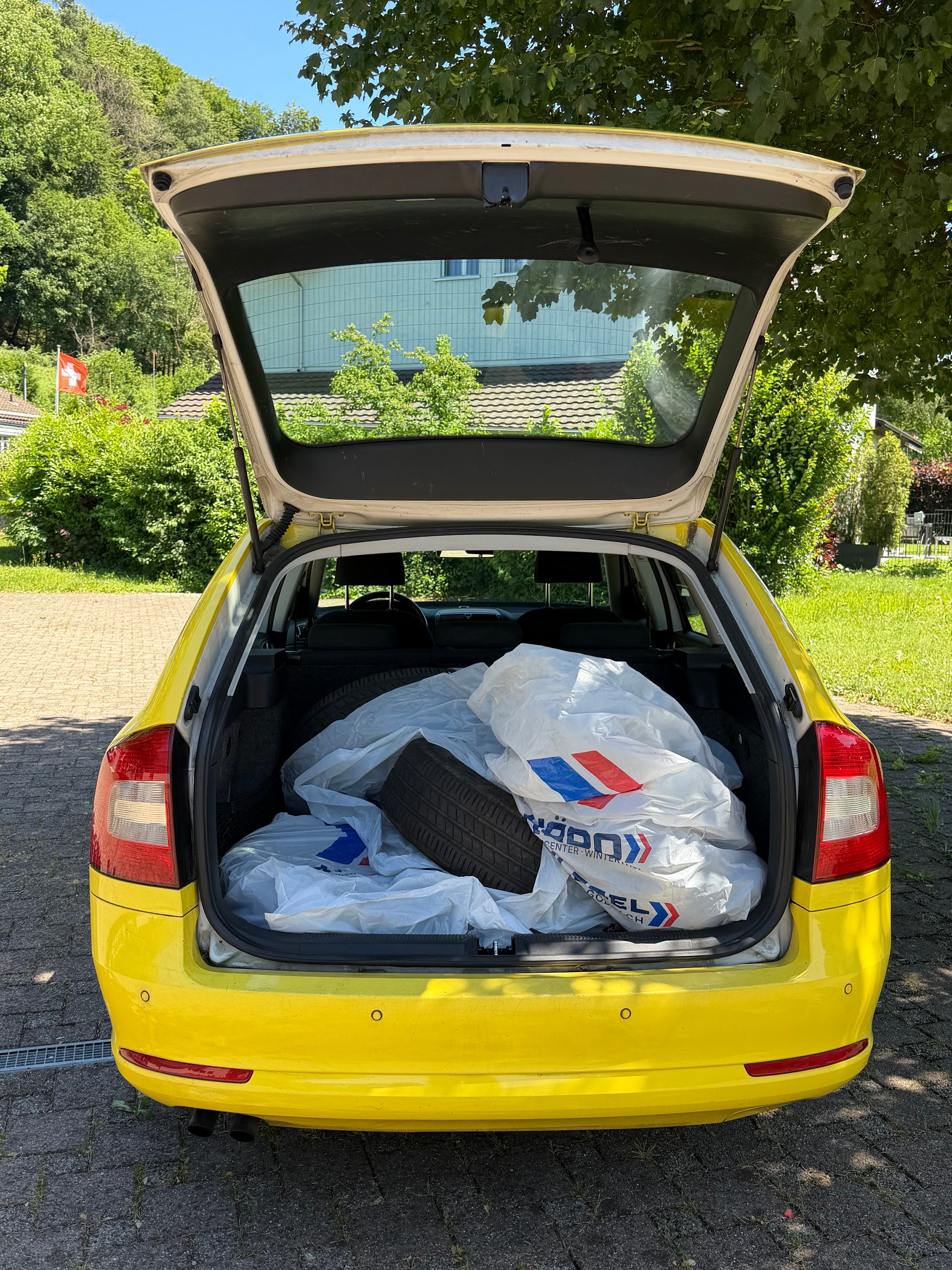 SKODA Octavia Combi 1.6 TDI Elegance 4x4-image-6