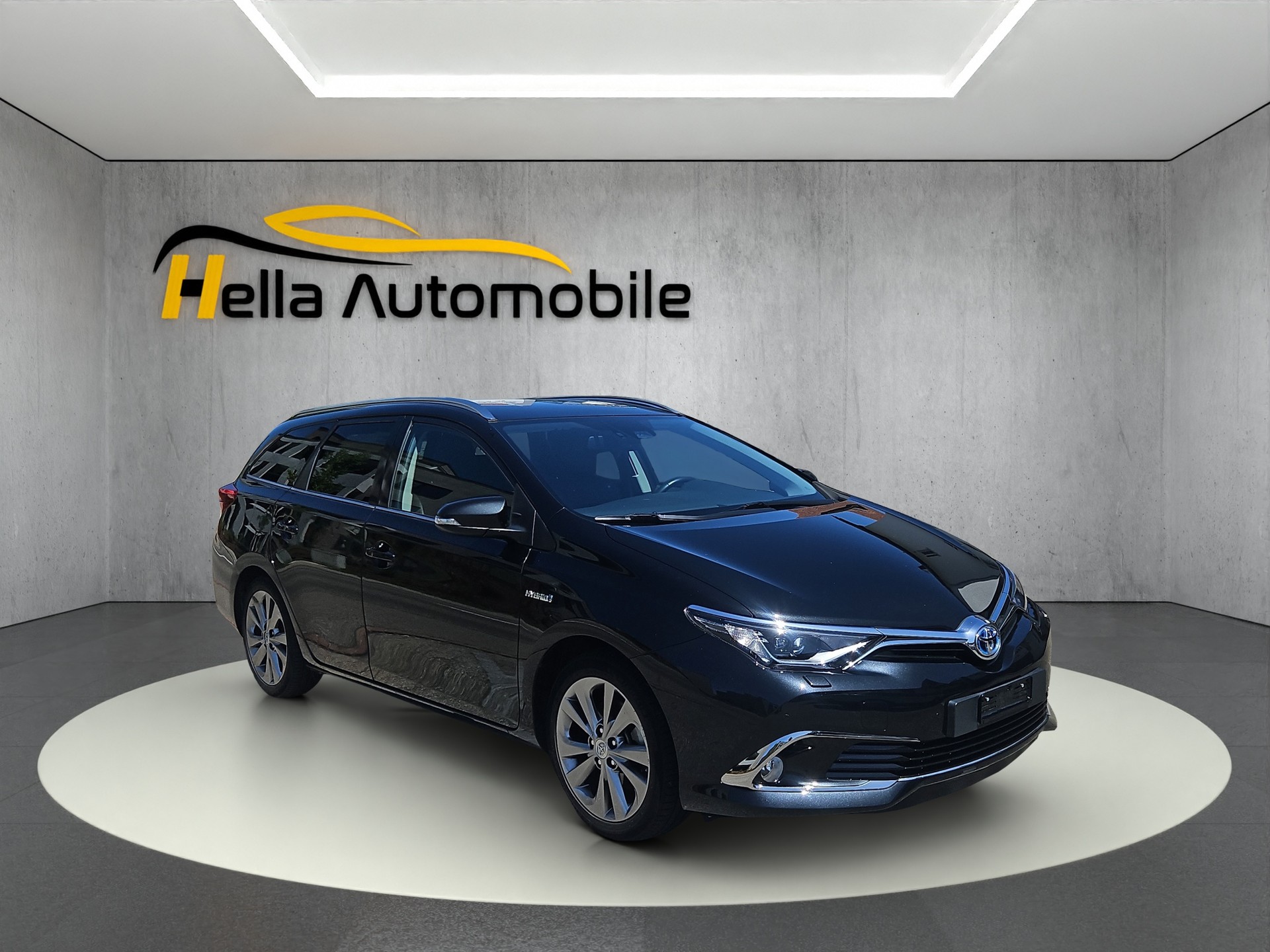 TOYOTA Auris Touring Sports 1.8 HSD Trend e-CVT-image-0