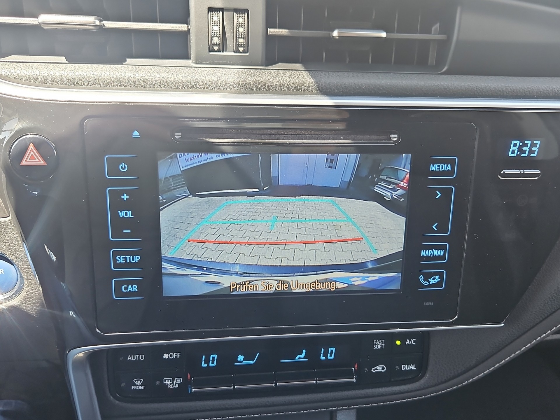 TOYOTA Auris Touring Sports 1.8 HSD Trend e-CVT-image-8