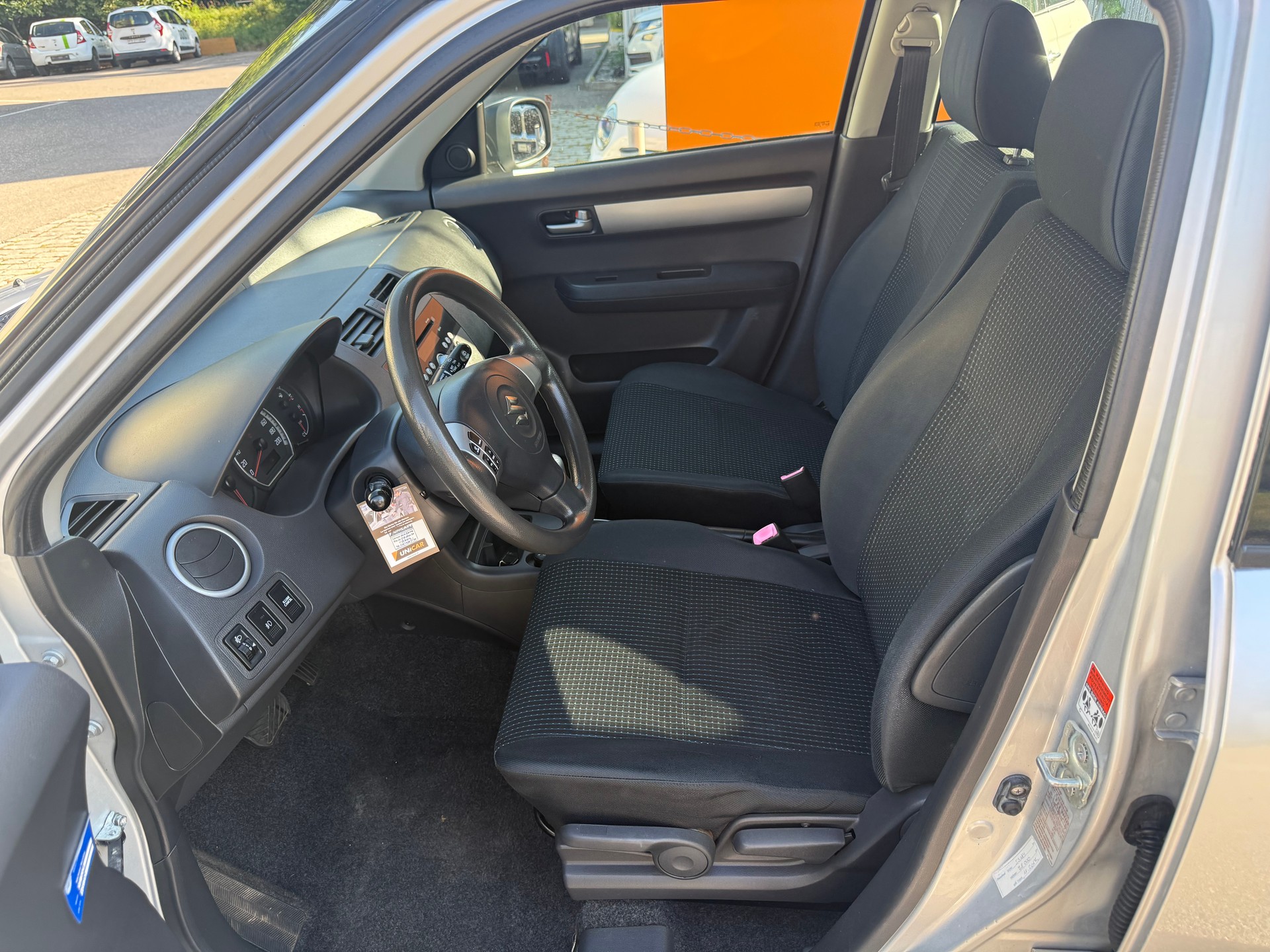 SUZUKI Swift 1.5i 16V VVT GL Top-image-4