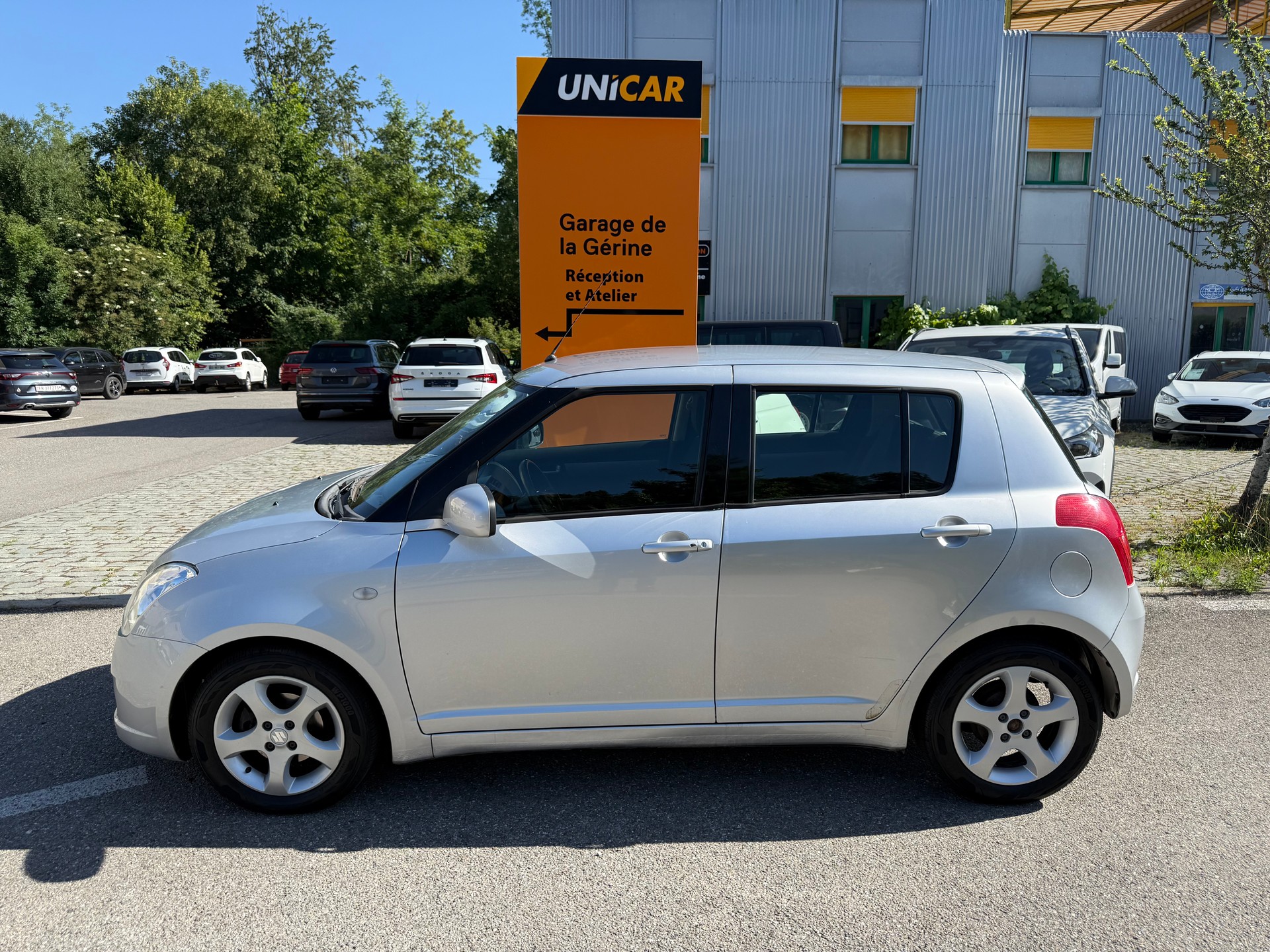 SUZUKI Swift 1.5i 16V VVT GL Top-image-2