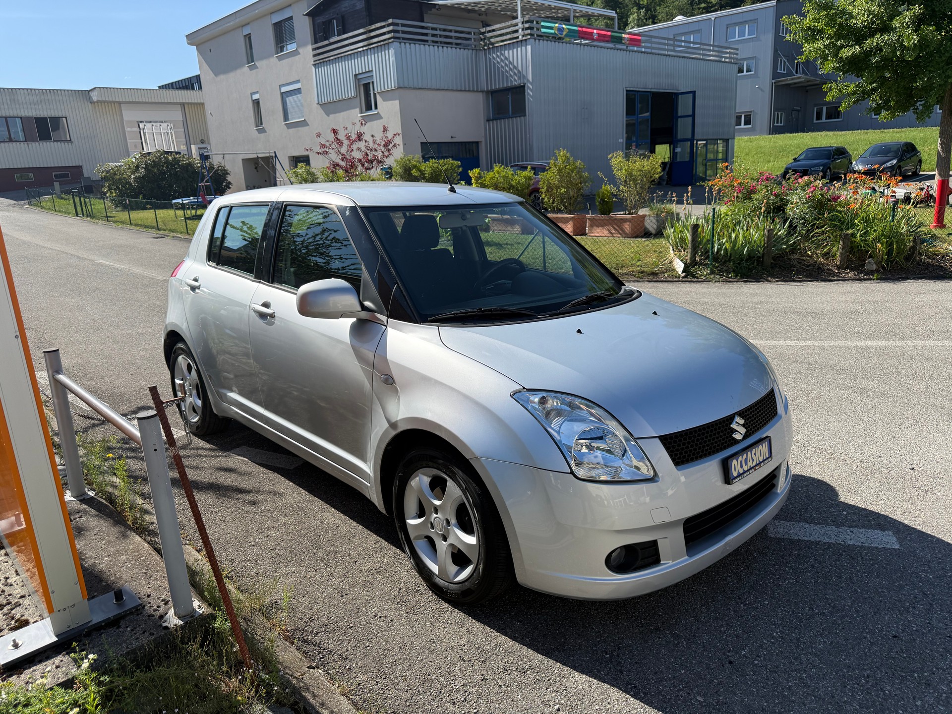 SUZUKI Swift 1.5i 16V VVT GL Top-image-1