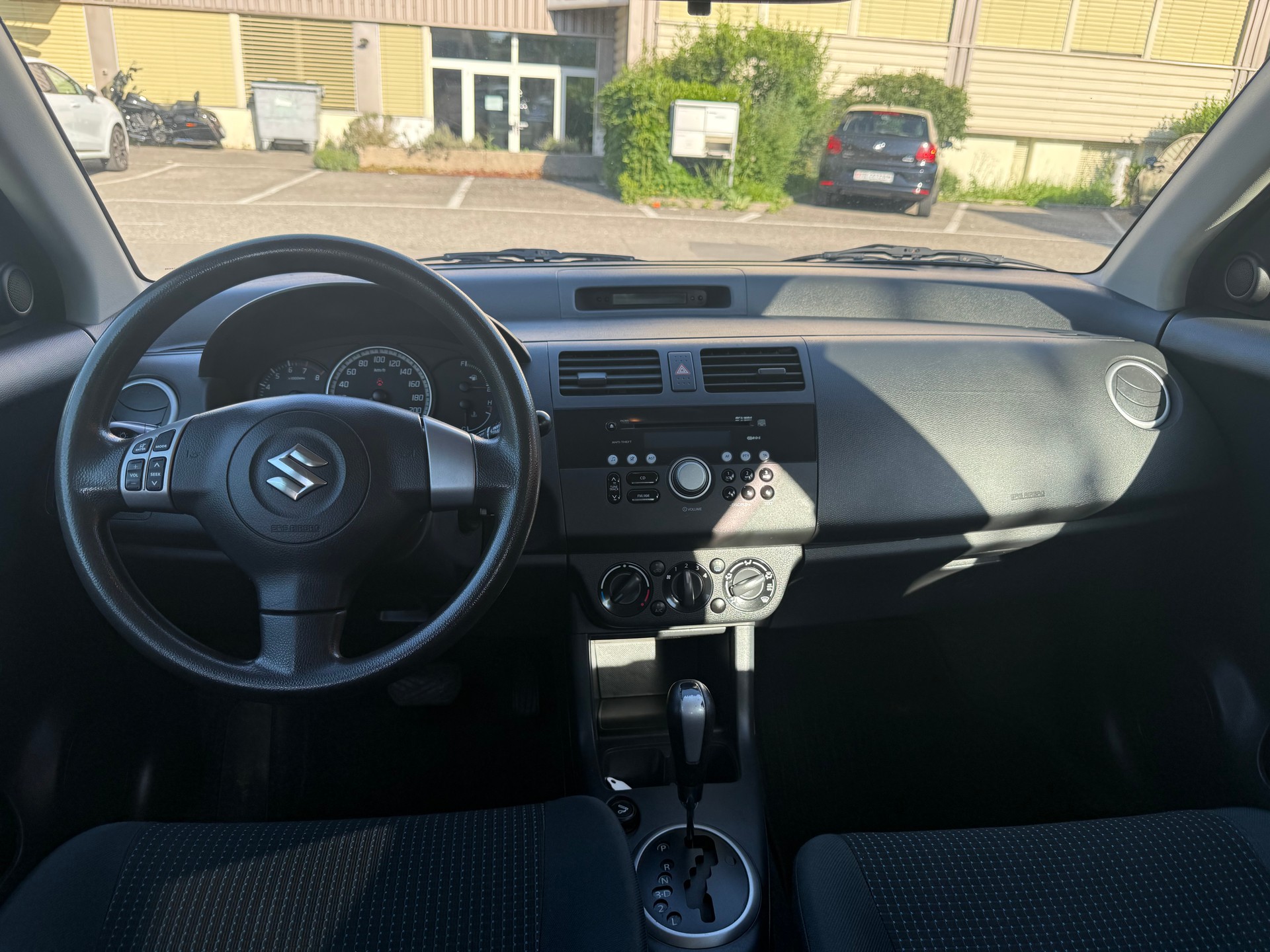 SUZUKI Swift 1.5i 16V VVT GL Top-image-7