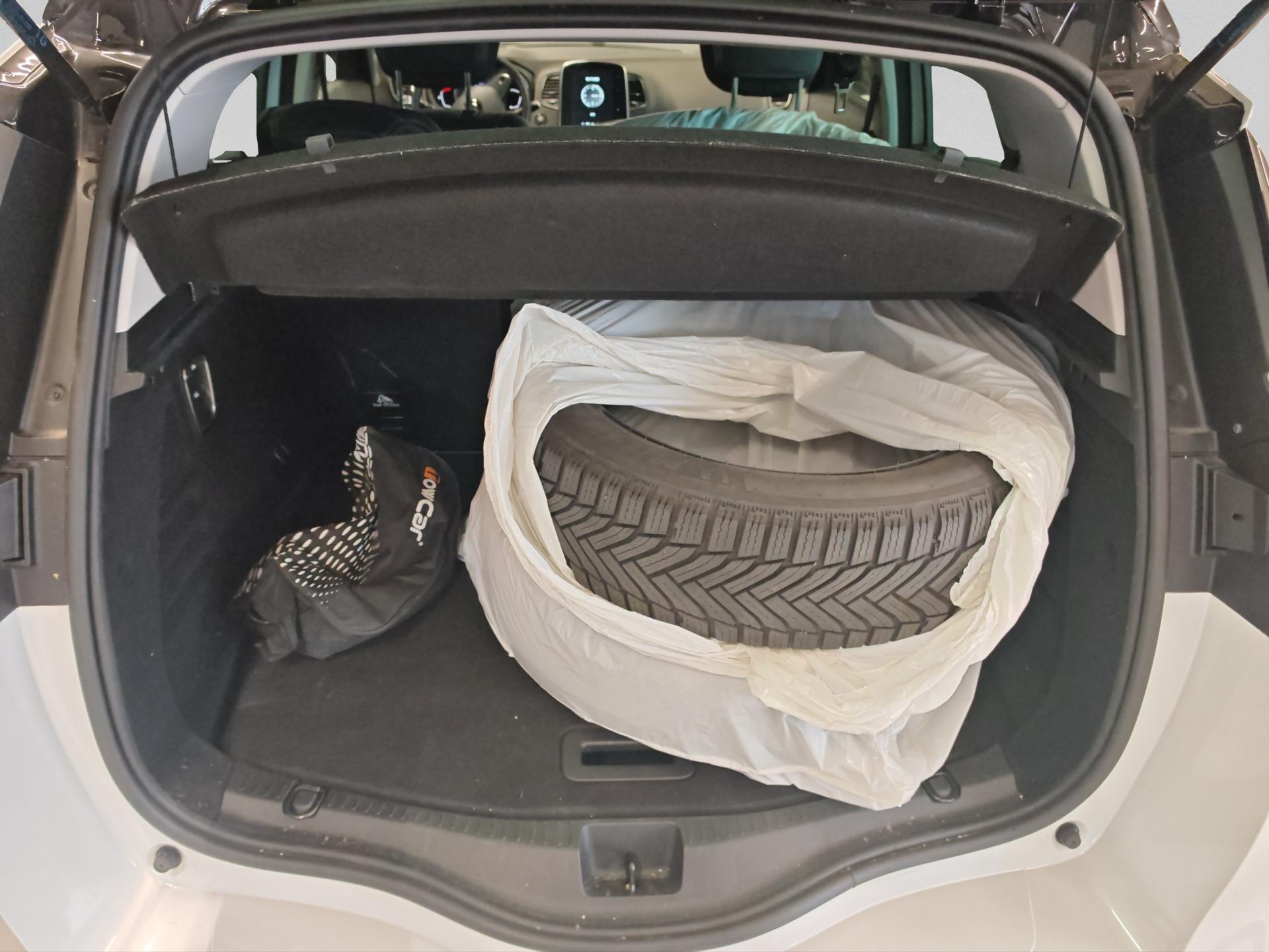 RENAULT Scénic 1.3 16V Turbo Executive EDC-image-14