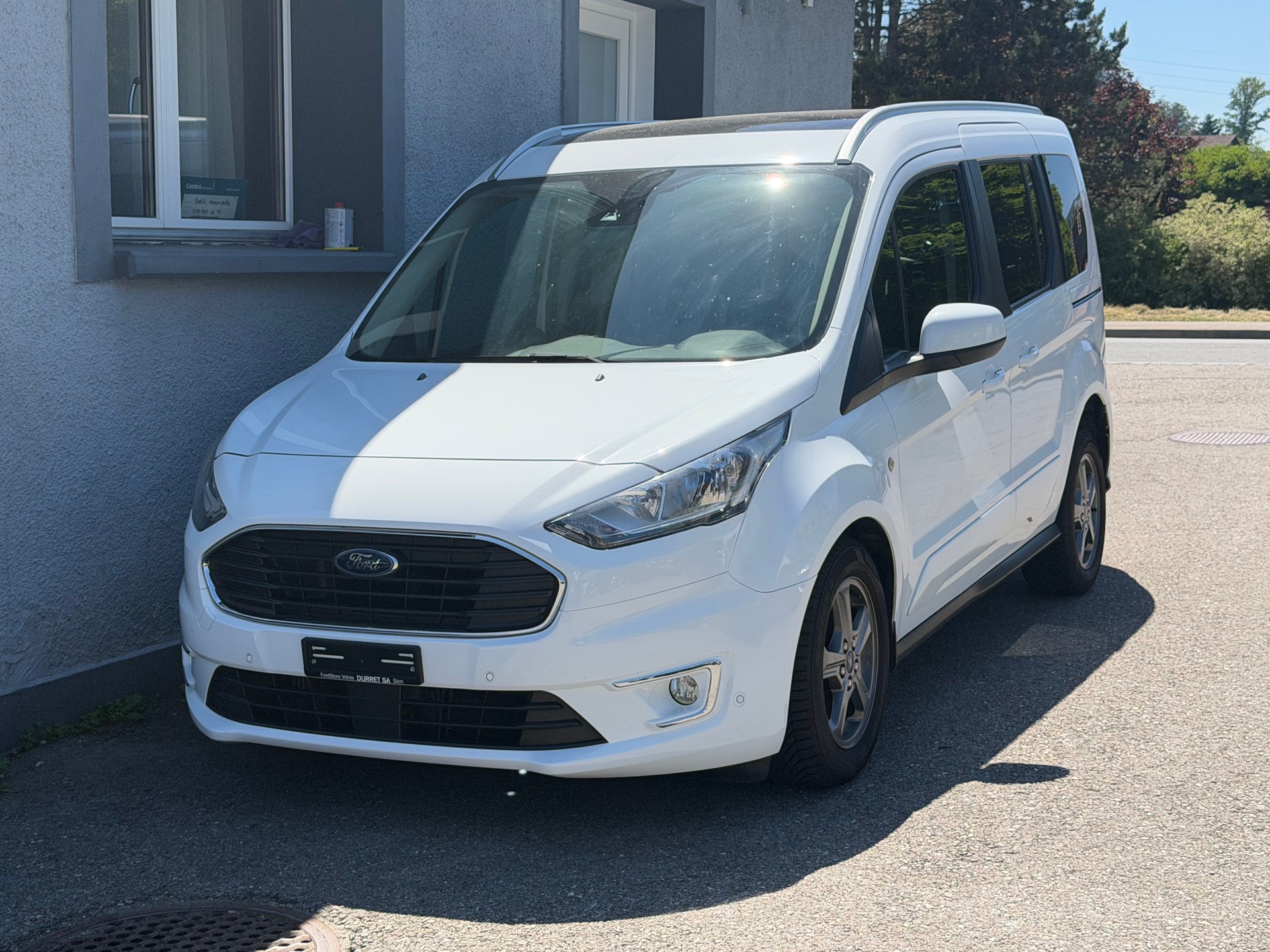 FORD Tourneo Connect 1.5 EcoBlue Trend Automat-image-1