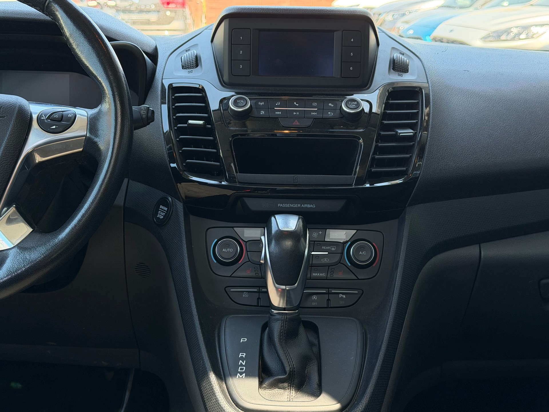 FORD Tourneo Connect 1.5 EcoBlue Trend Automat-image-10