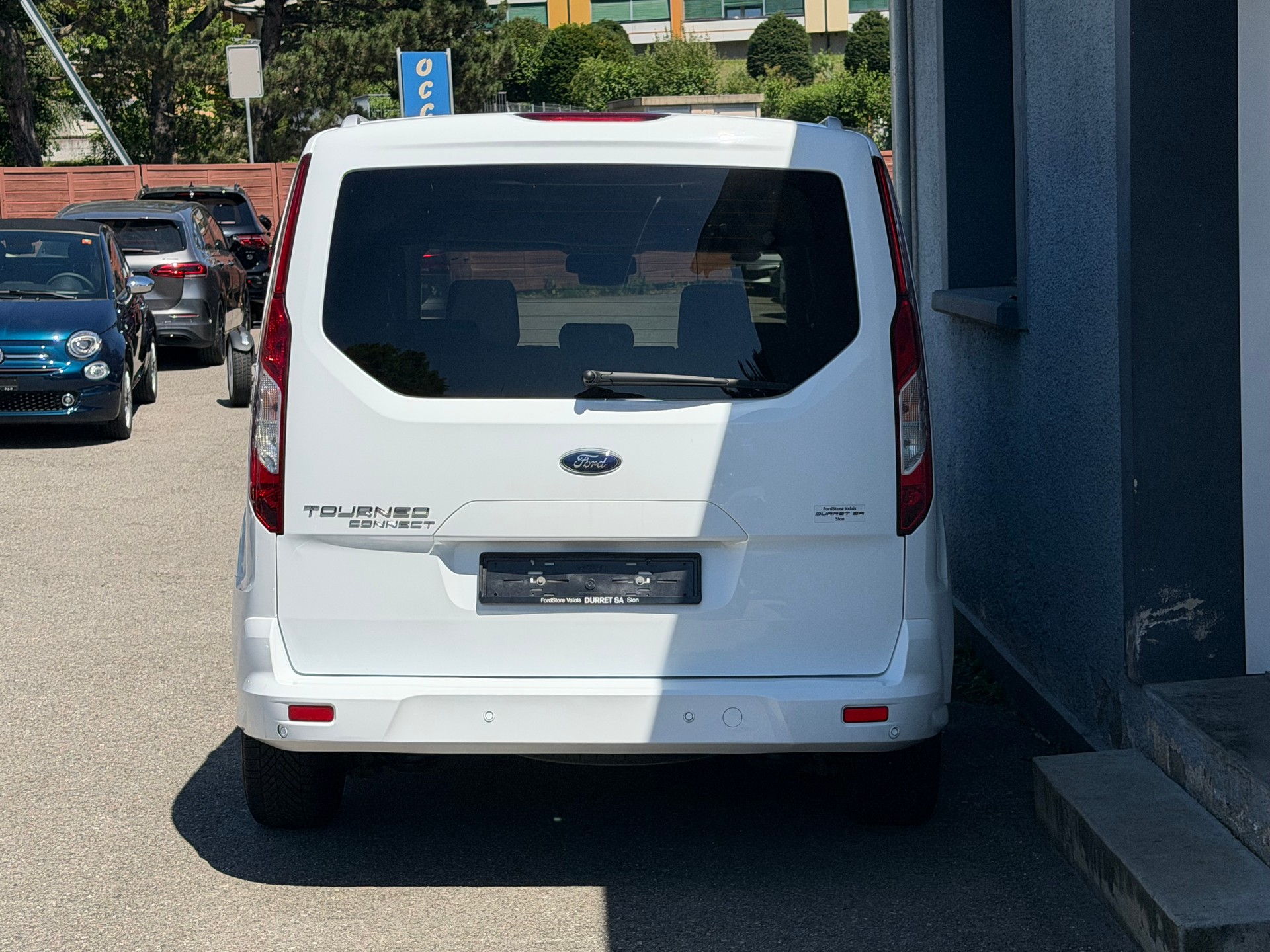 FORD Tourneo Connect 1.5 EcoBlue Trend Automat-image-4