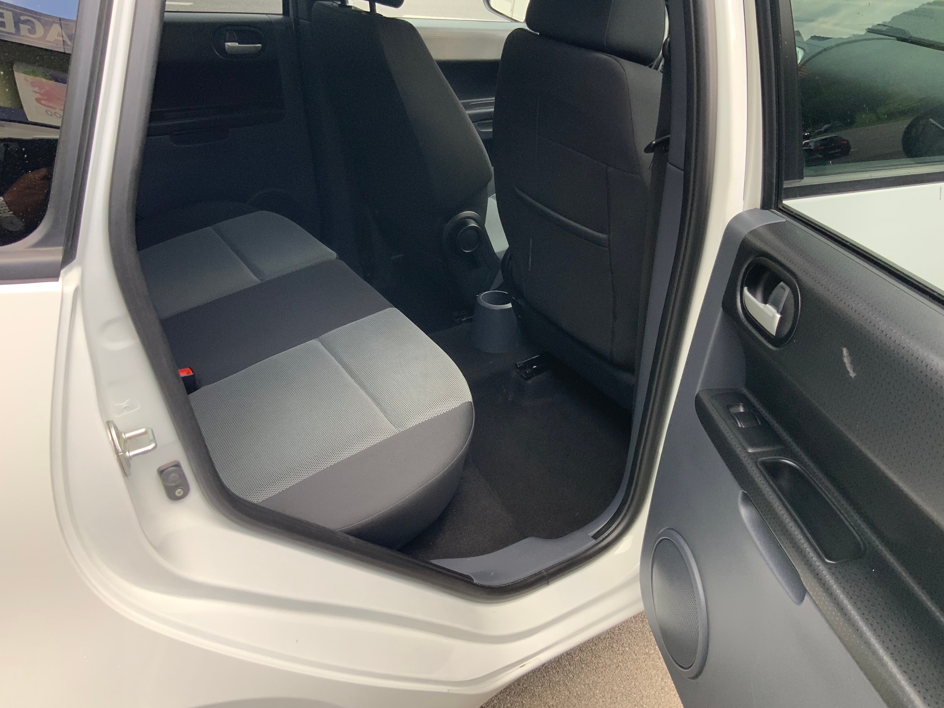 MITSUBISHI Colt 1.3 16V Jubilé (35) Allshift-image-3