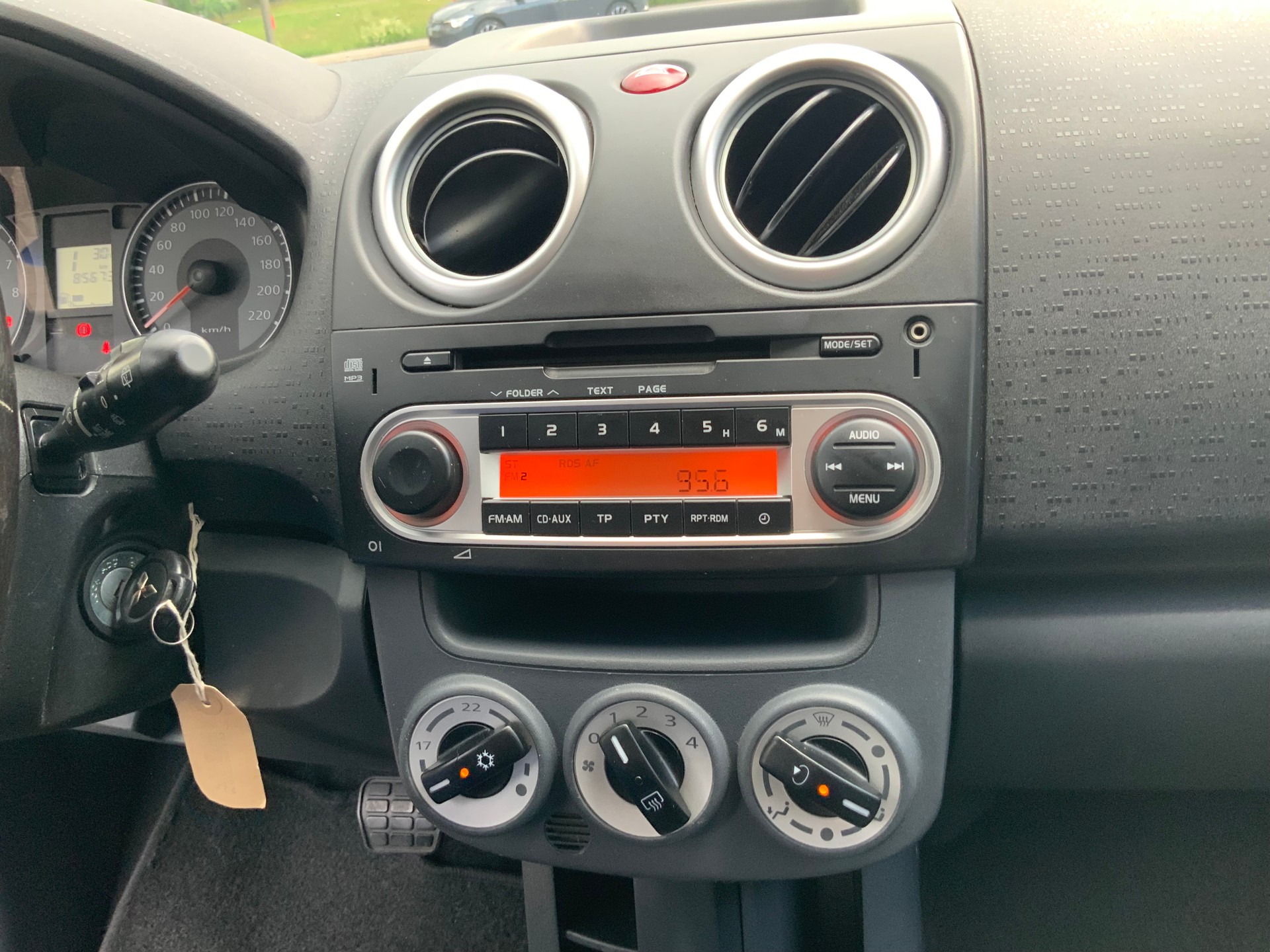 MITSUBISHI Colt 1.3 16V Jubilé (35) Allshift-image-11