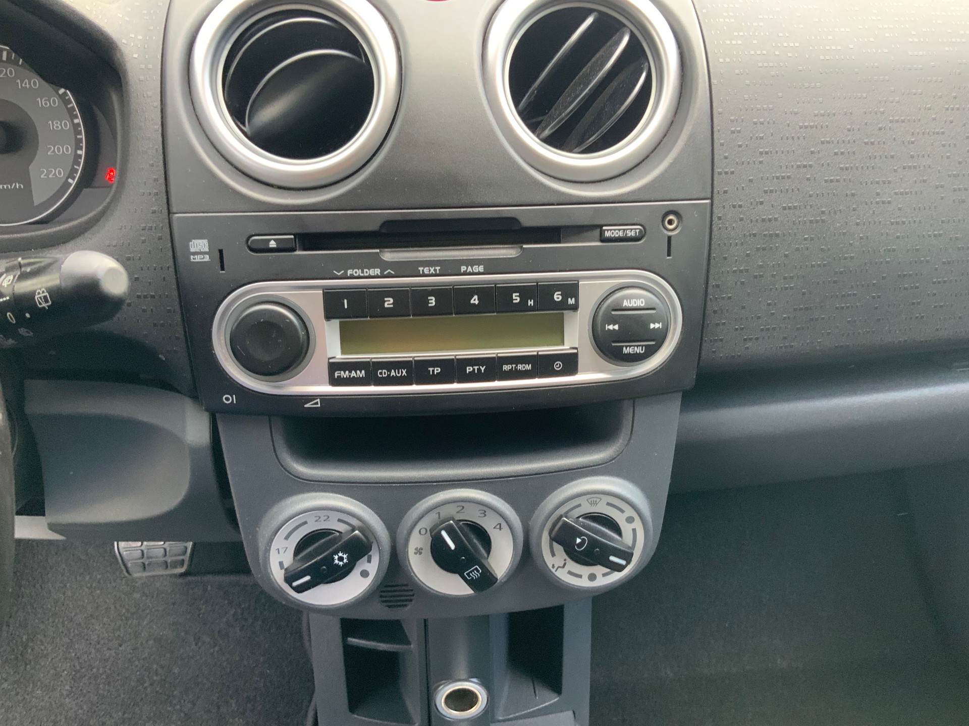 MITSUBISHI Colt 1.3 16V Jubilé (35) Allshift-image-9