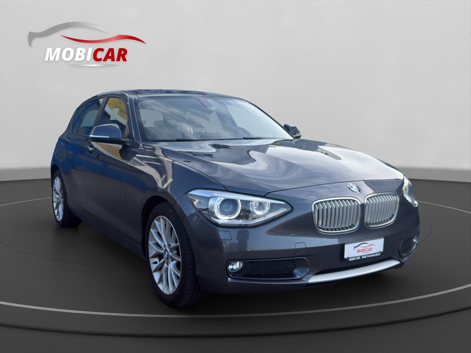 BMW 116i Urban Line Steptronic-image-6