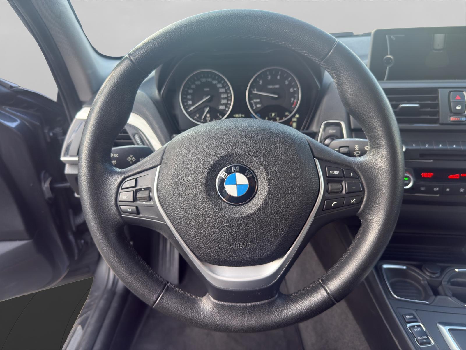 BMW 116i Urban Line Steptronic-image-10