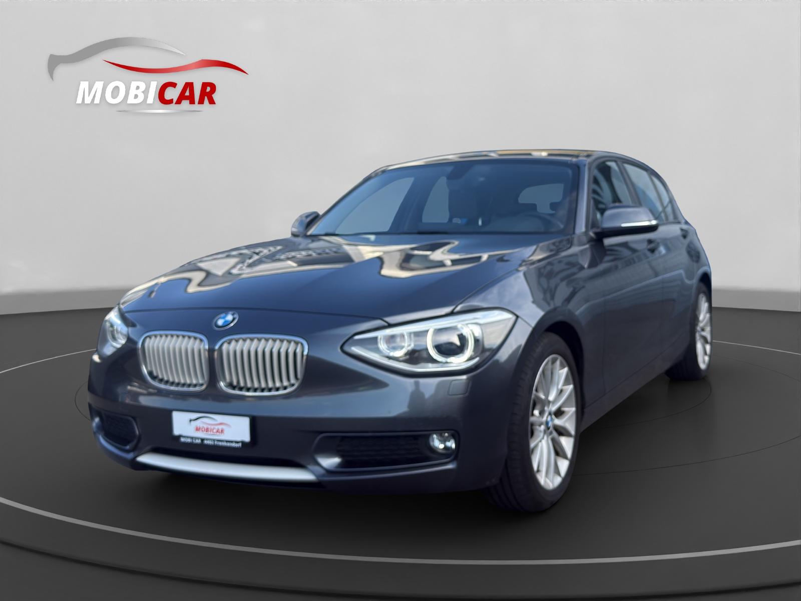 BMW 116i Urban Line Steptronic-image-0