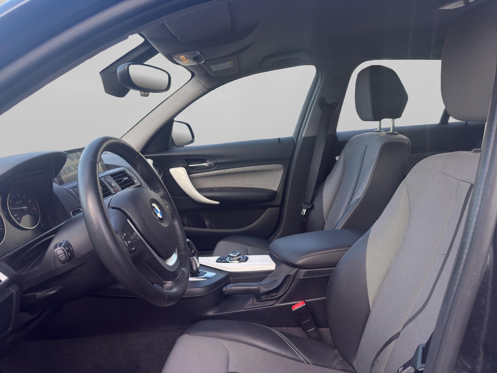 BMW 116i Urban Line Steptronic-image-8
