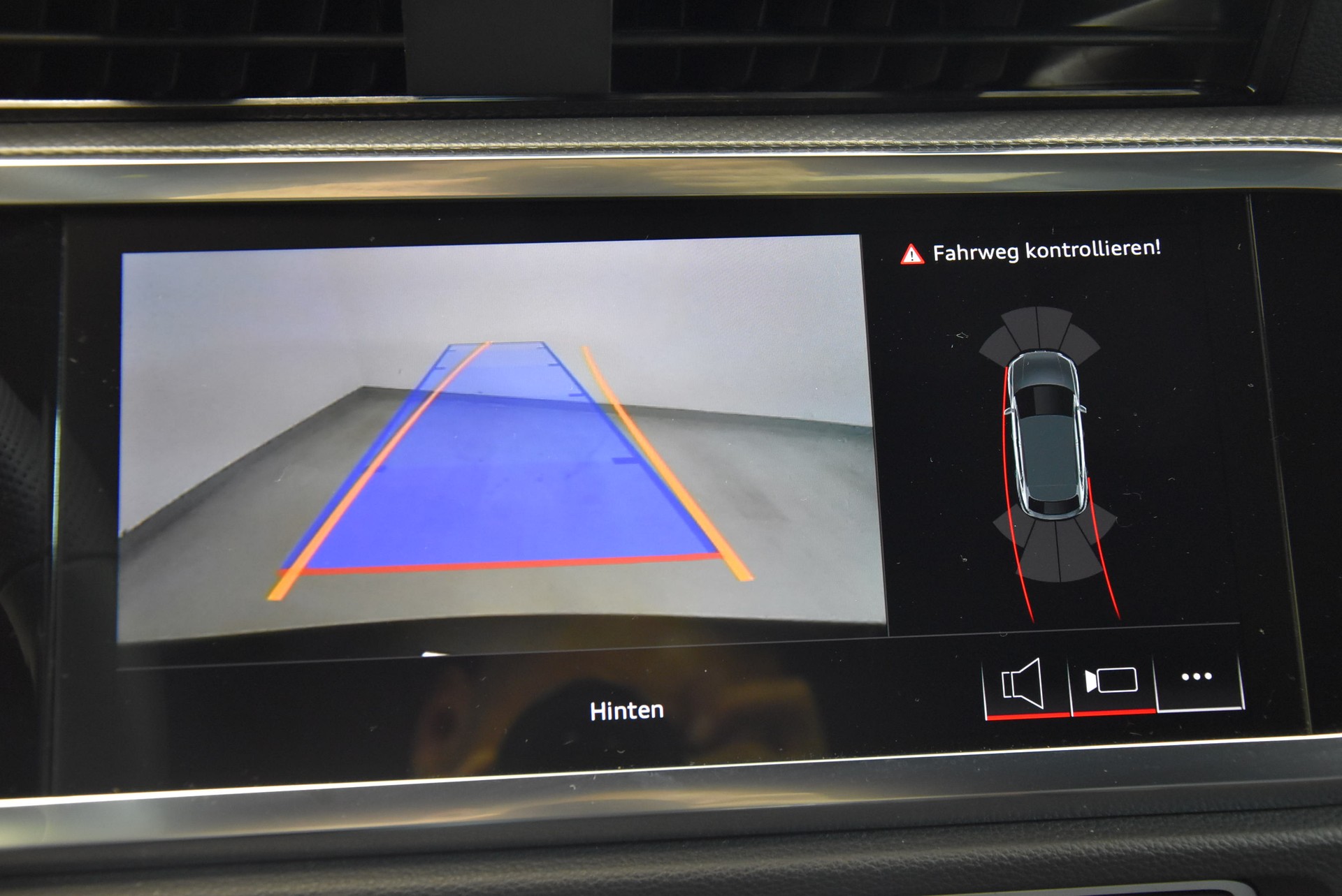 AUDI Q3 Sportback 35 TFSI Attraction S-tronic-image-7